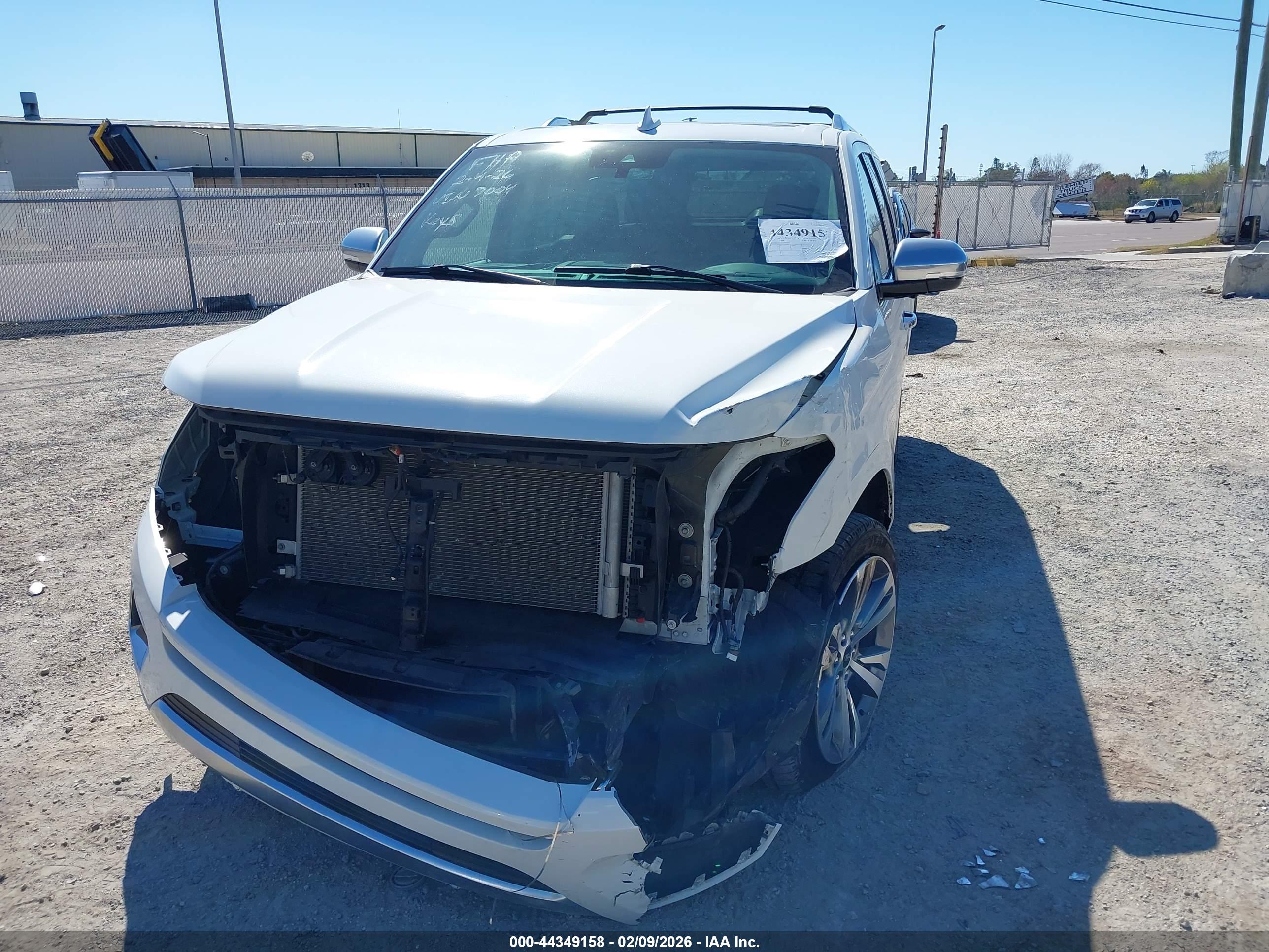 FORD EXPEDITION image 6