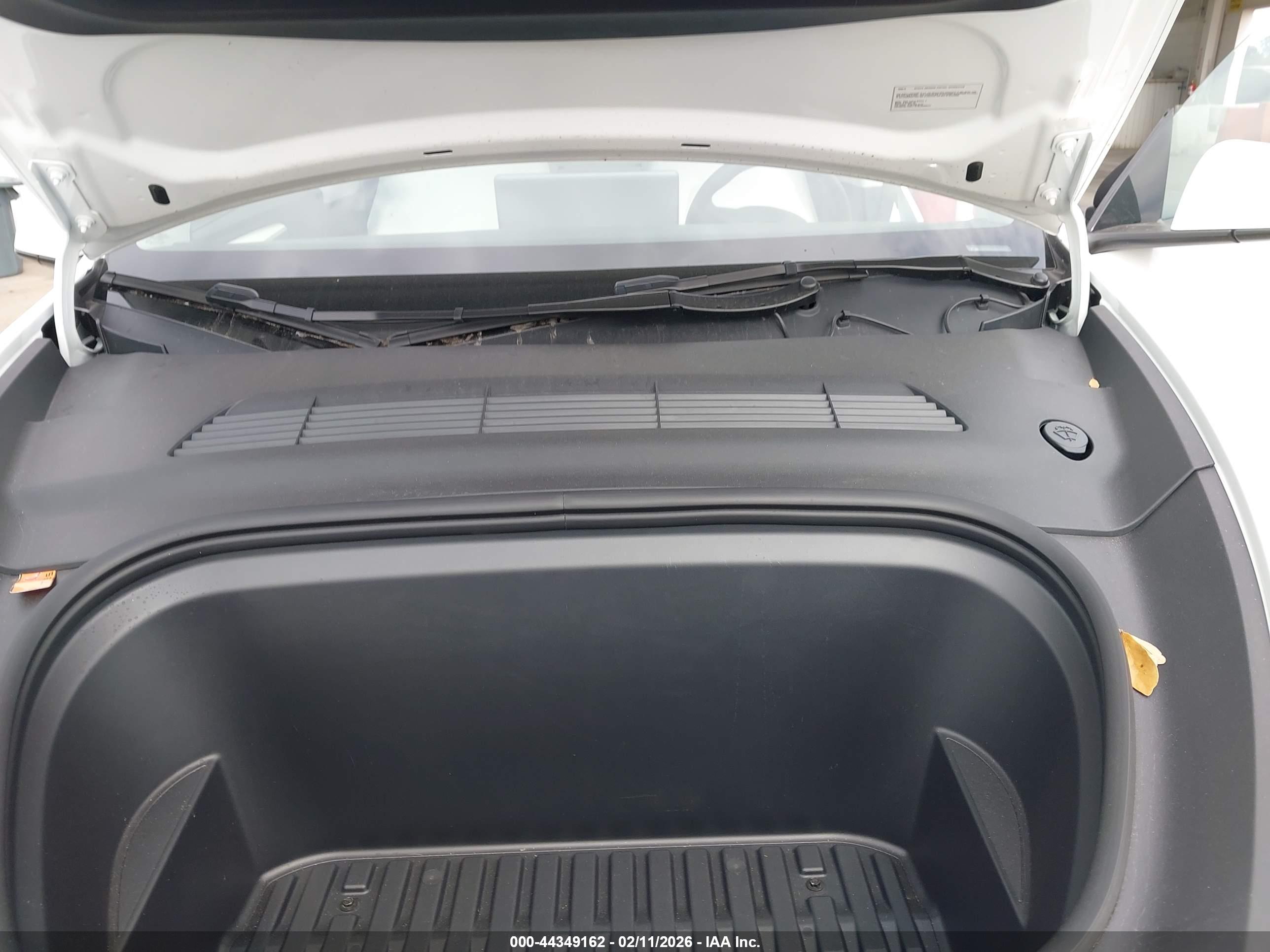TESLA MODEL image 10
