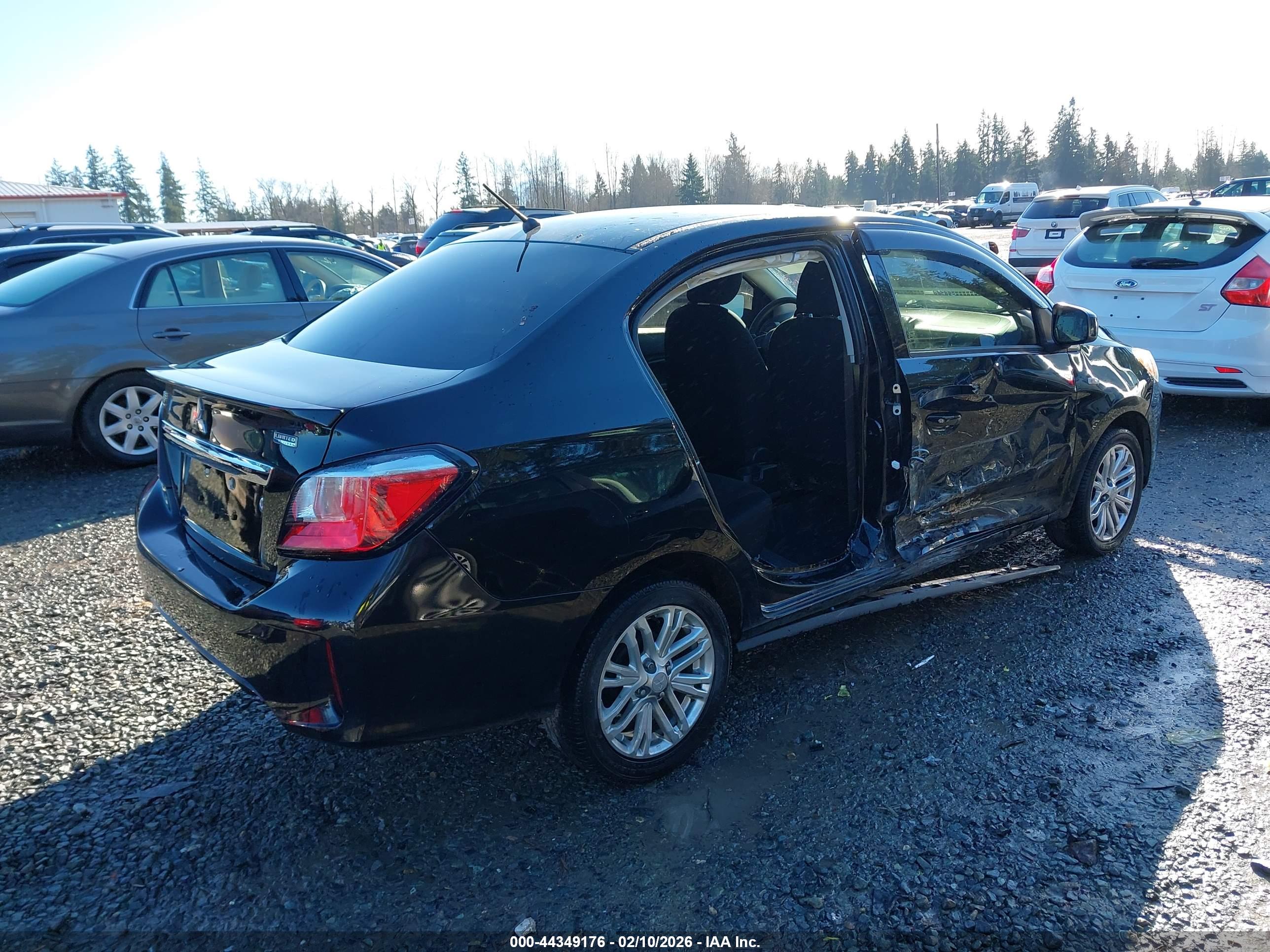 MITSUBISHI MIRAGE image 4