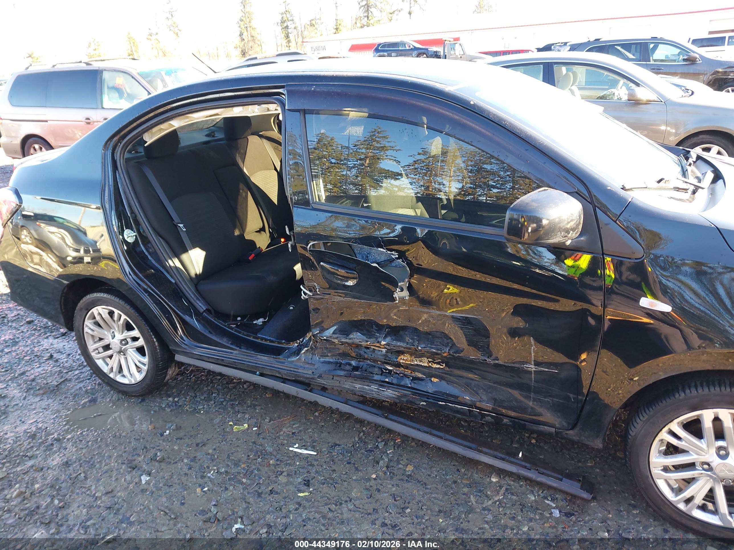 MITSUBISHI MIRAGE image 6
