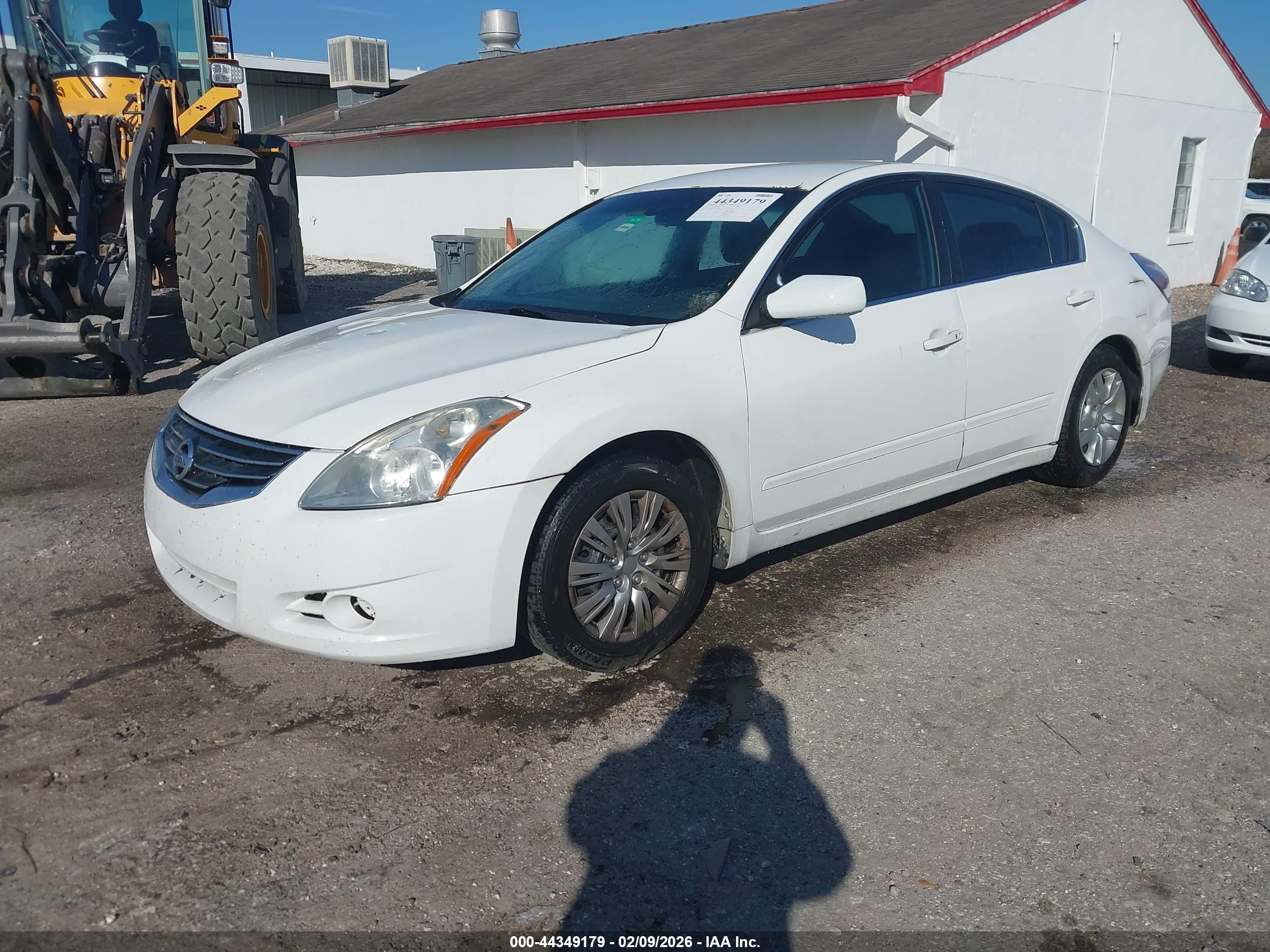 NISSAN ALTIMA image 2