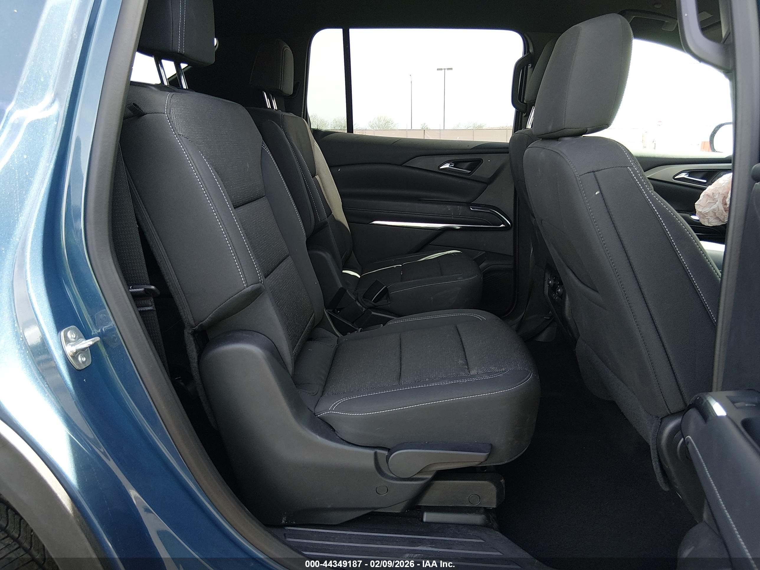 CHEVROLET TRAVERSE image 8