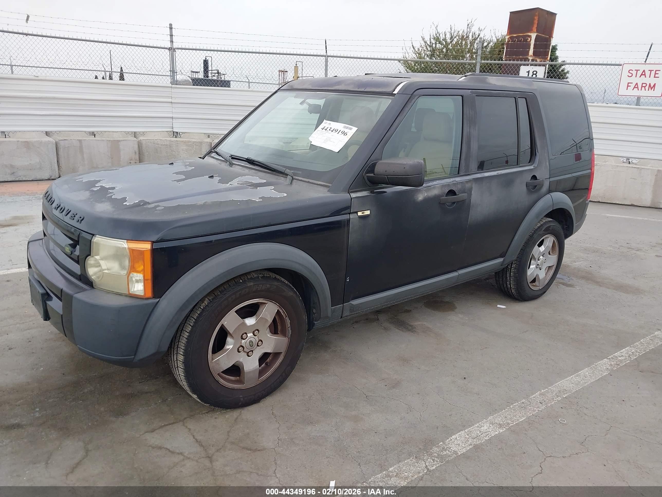 LAND ROVER image 2