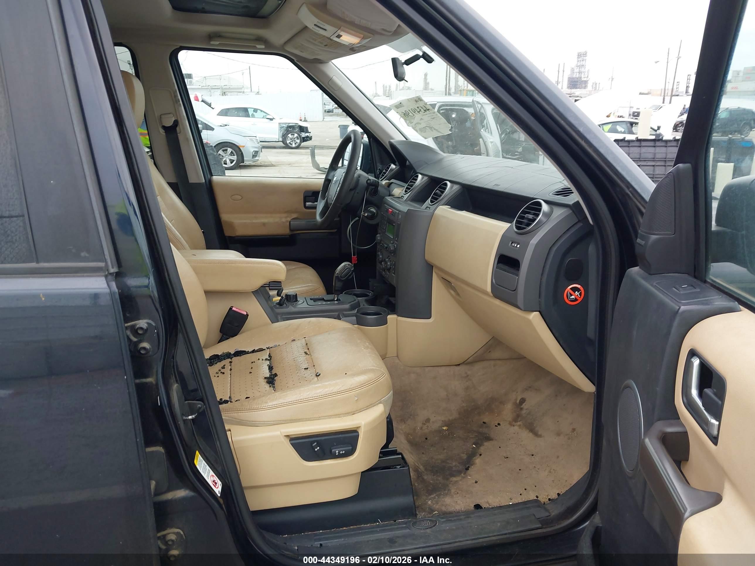 LAND ROVER image 5