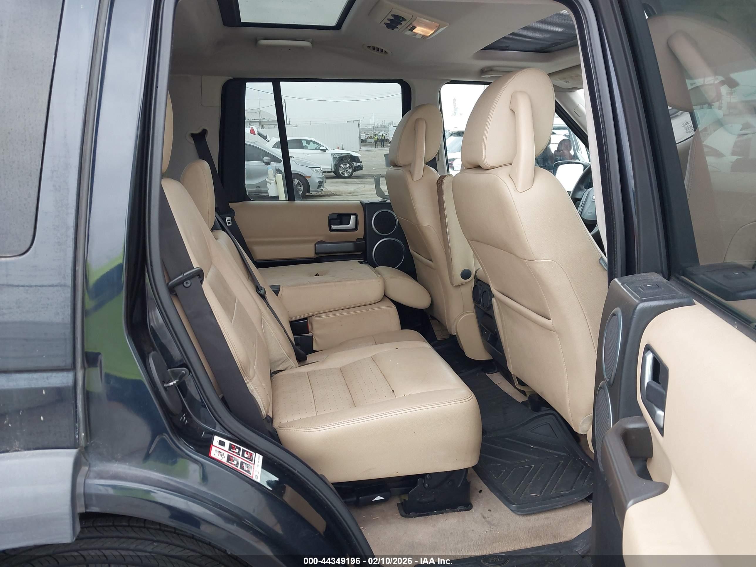 LAND ROVER image 8