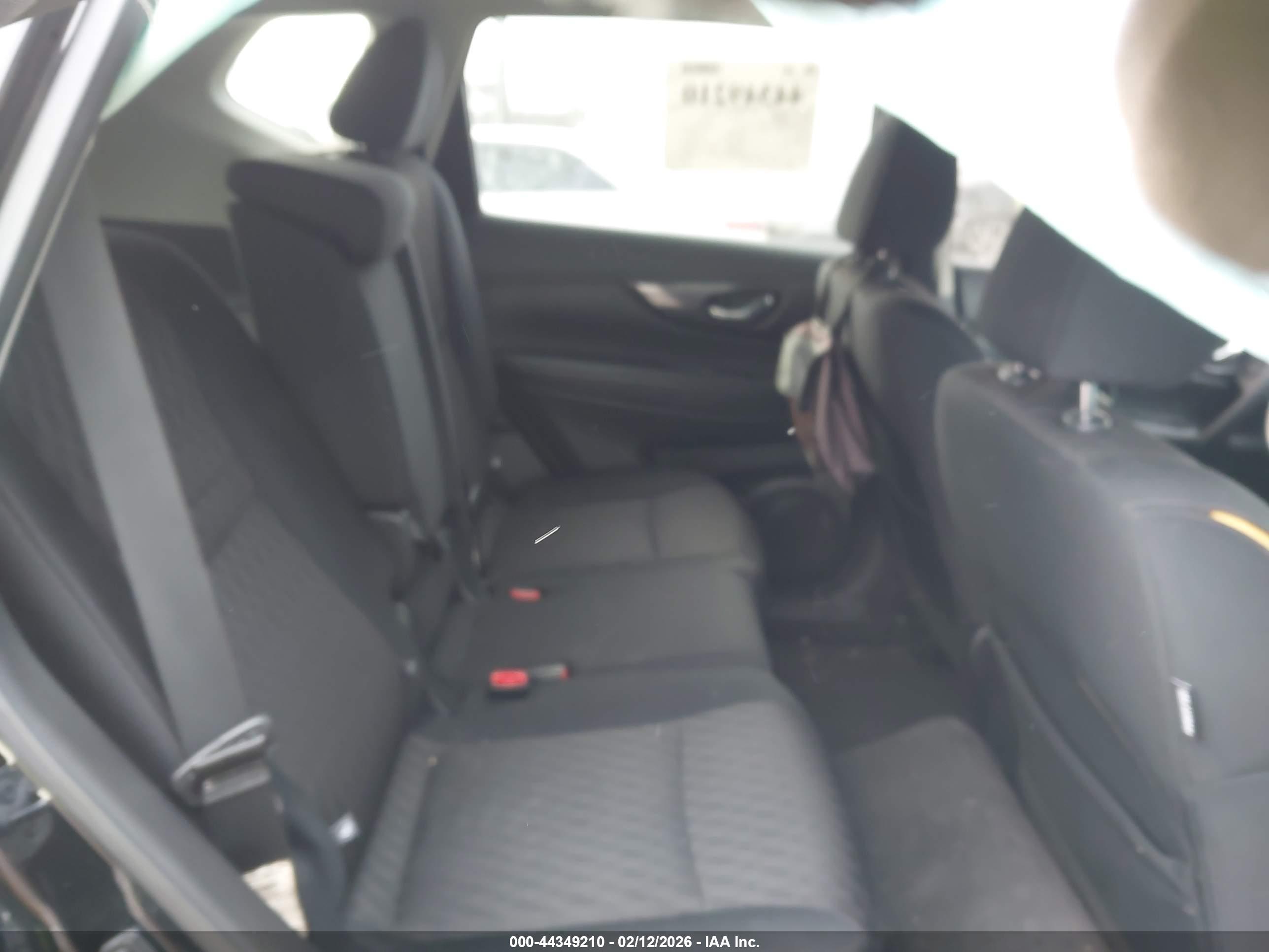 NISSAN ROGUE image 8