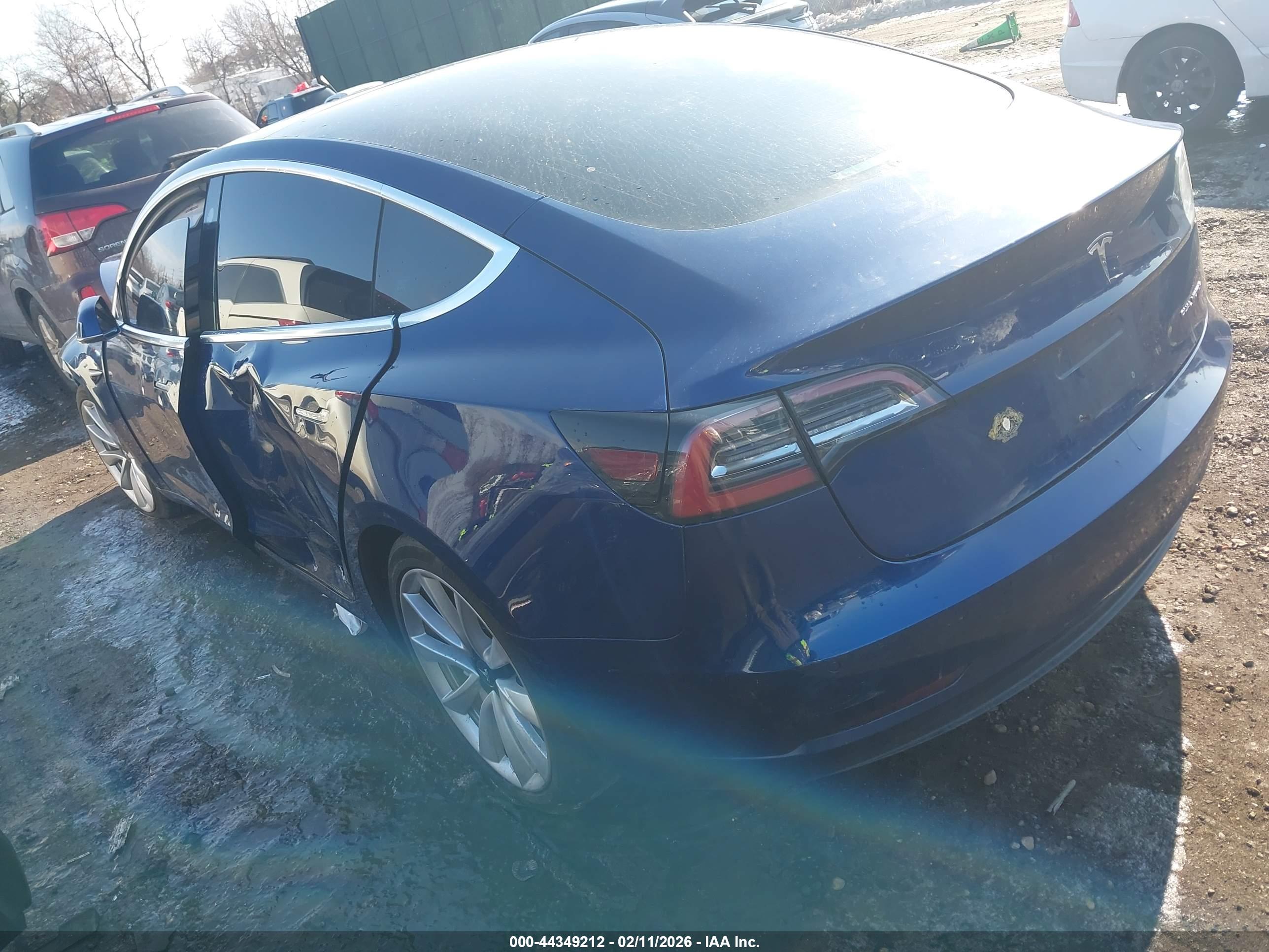 TESLA MODEL image 3