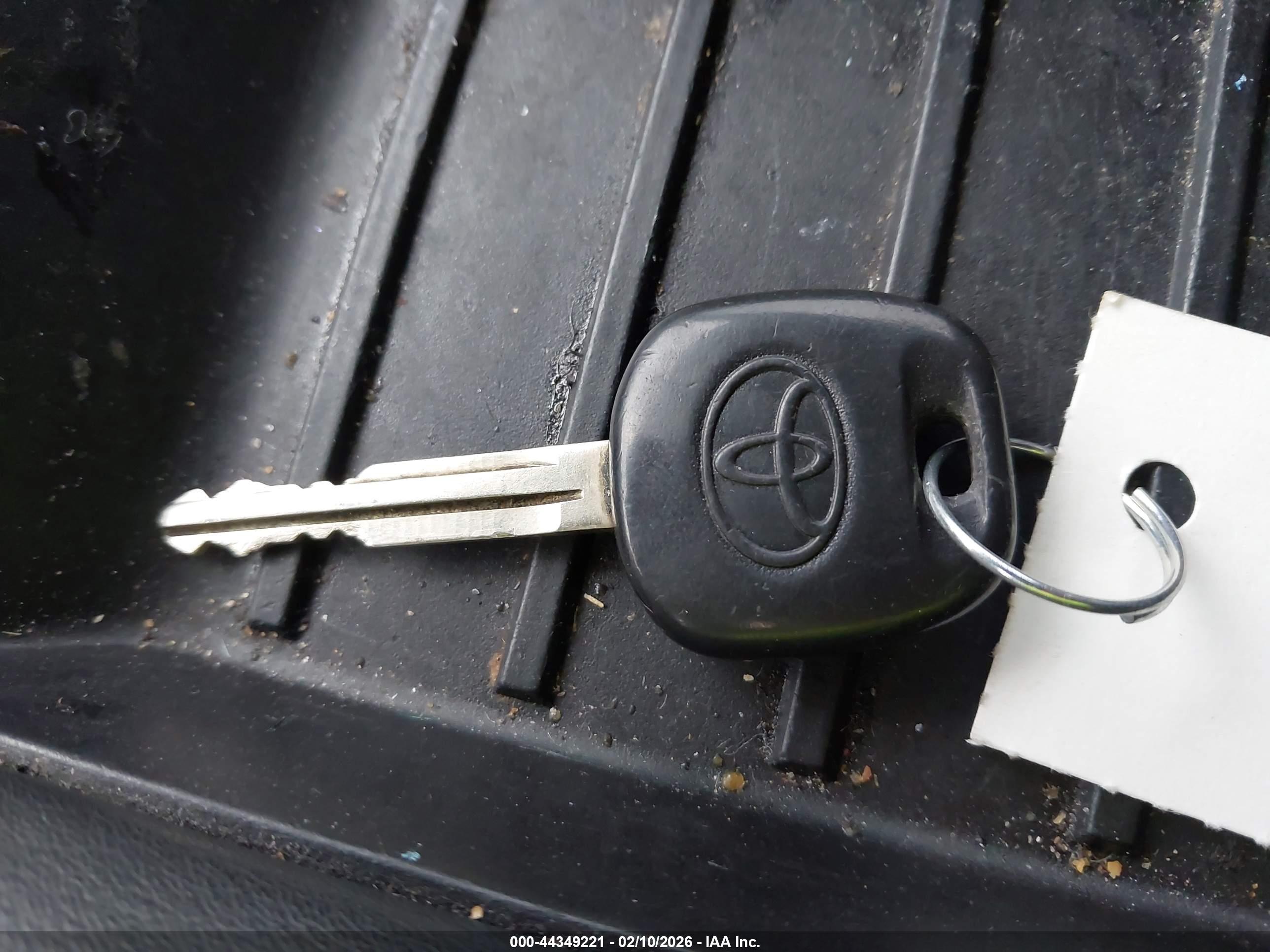 TOYOTA TUNDRA image 11
