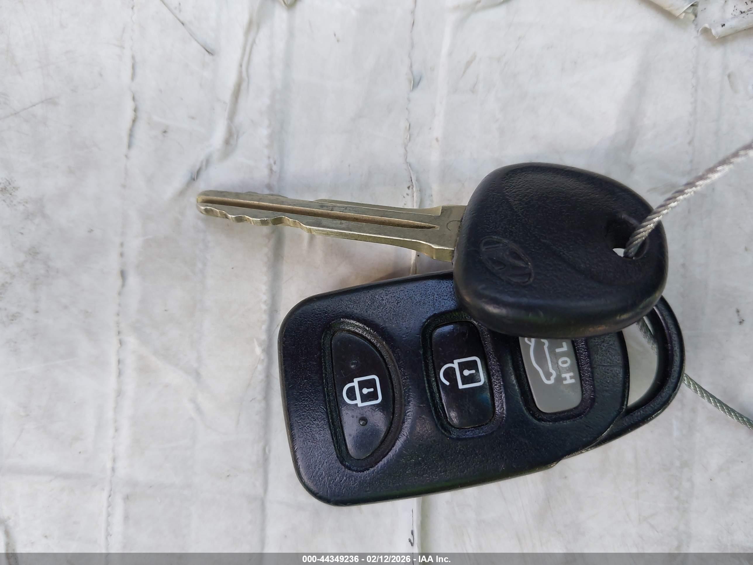 HYUNDAI ELANTRA image 11