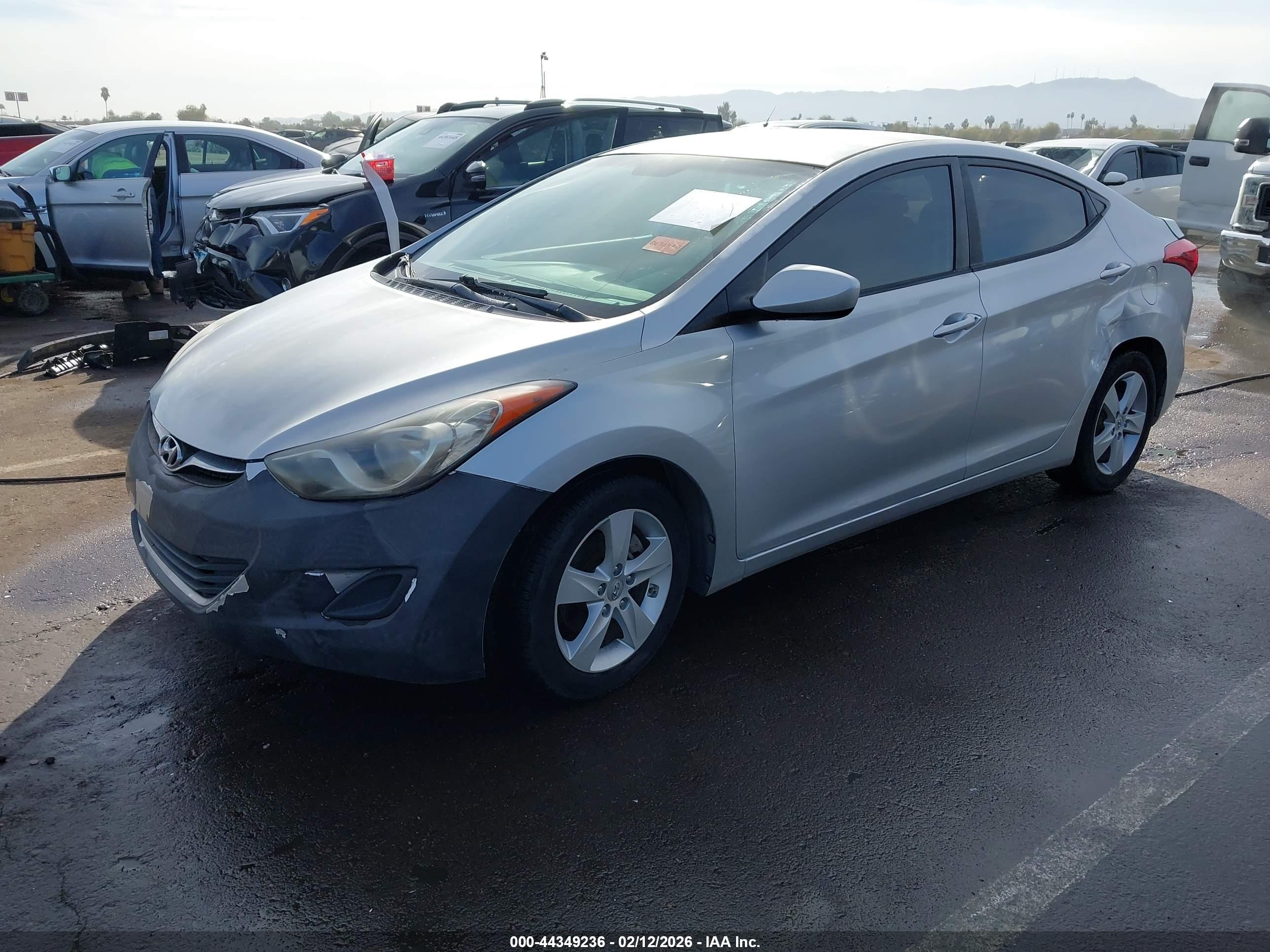 HYUNDAI ELANTRA image 2