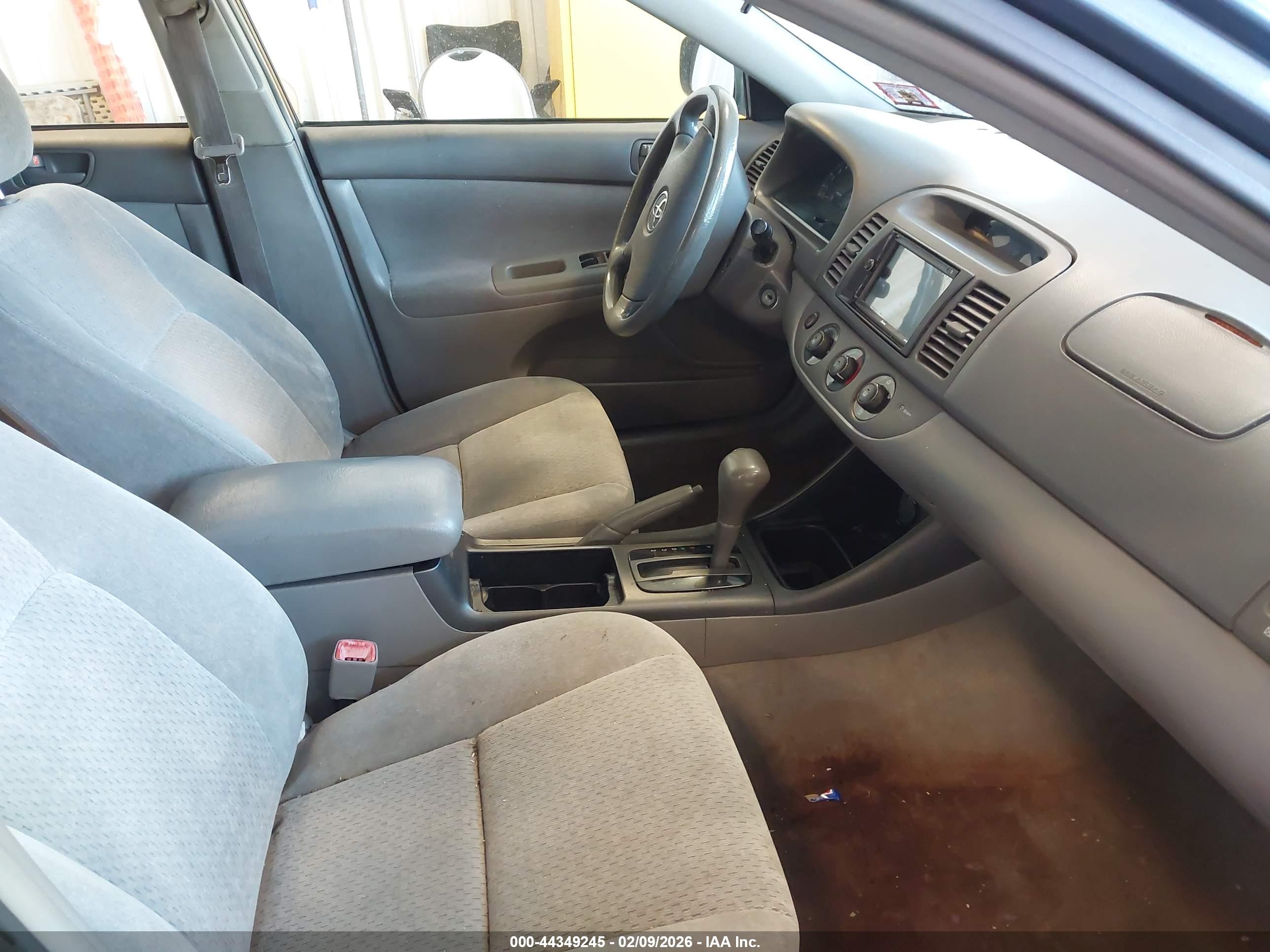 TOYOTA CAMRY image 5