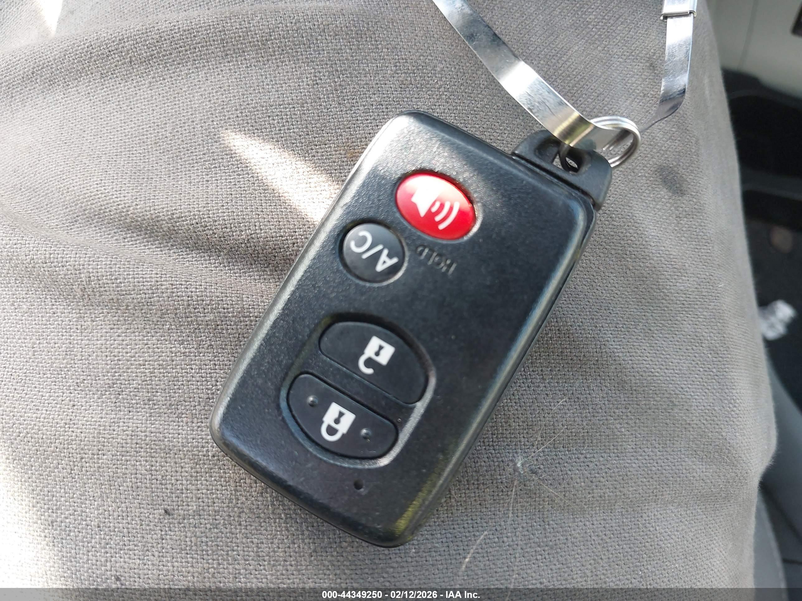 TOYOTA PRIUS image 11