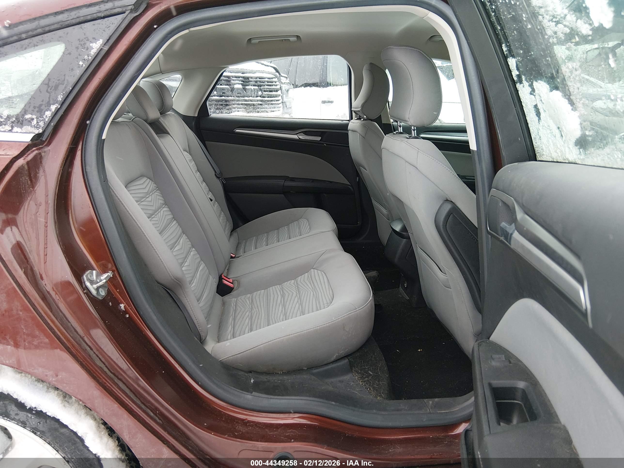 FORD FUSION image 8