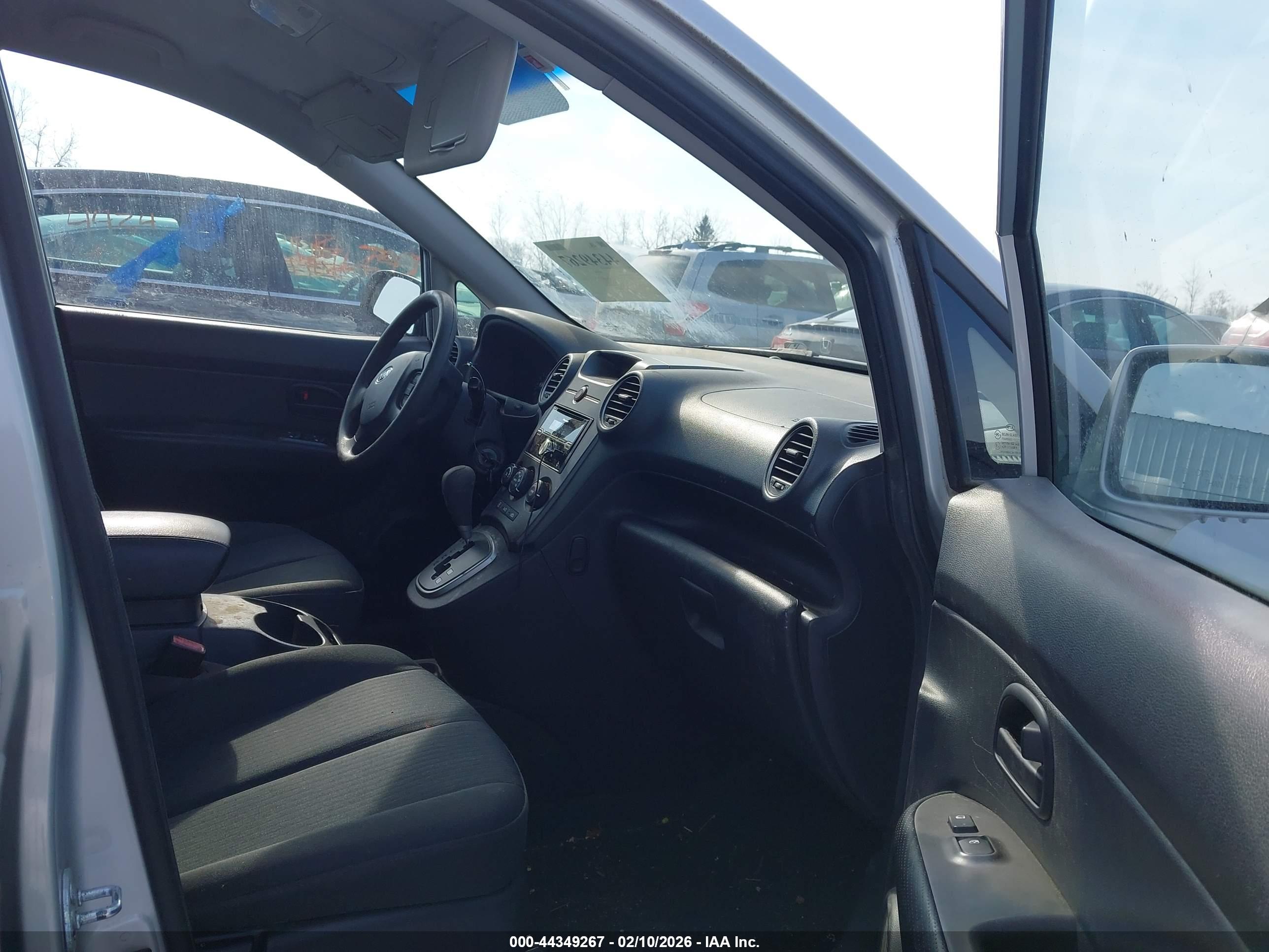 KIA RONDO image 5