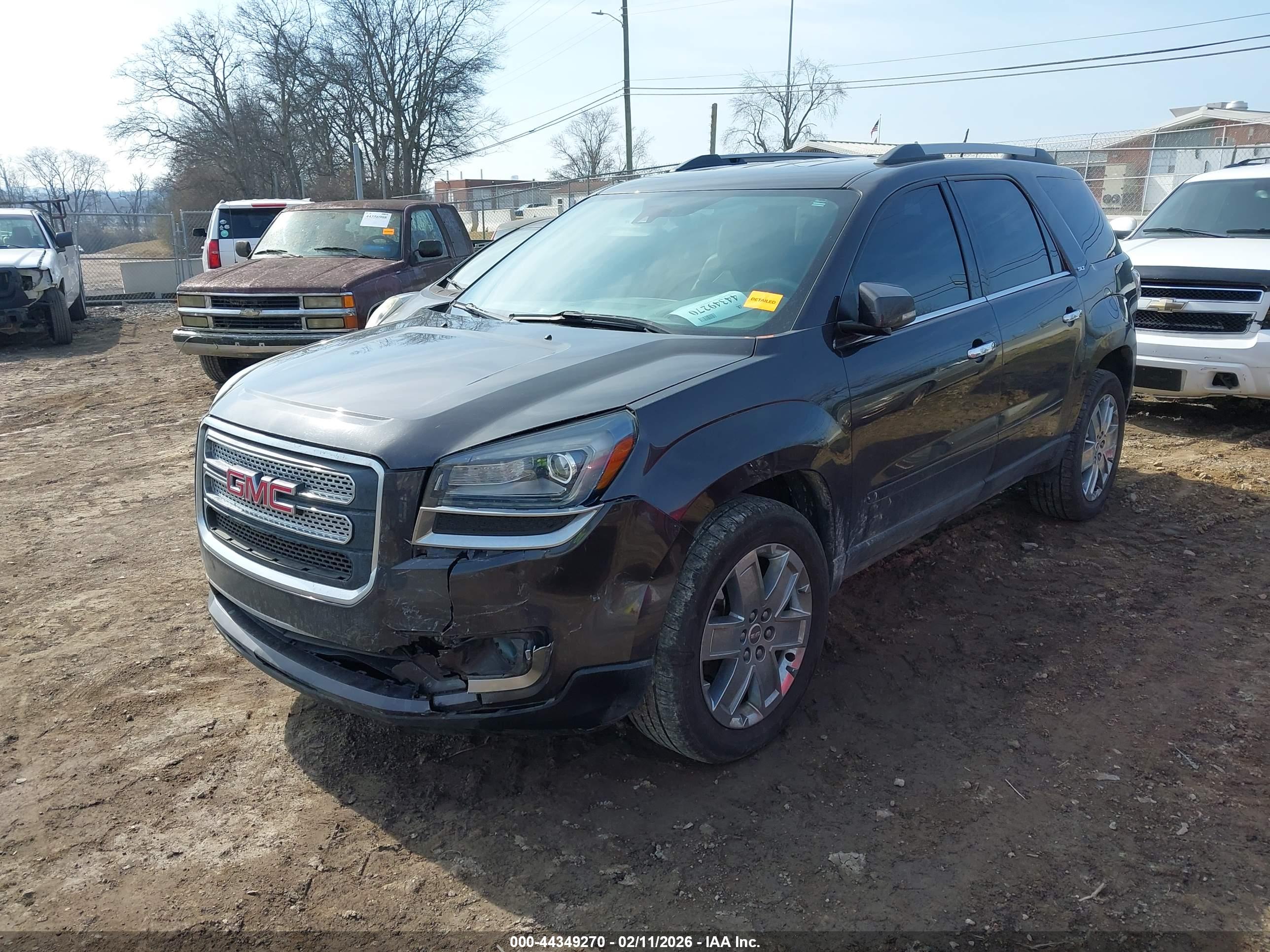 GMC ACADIA image 2