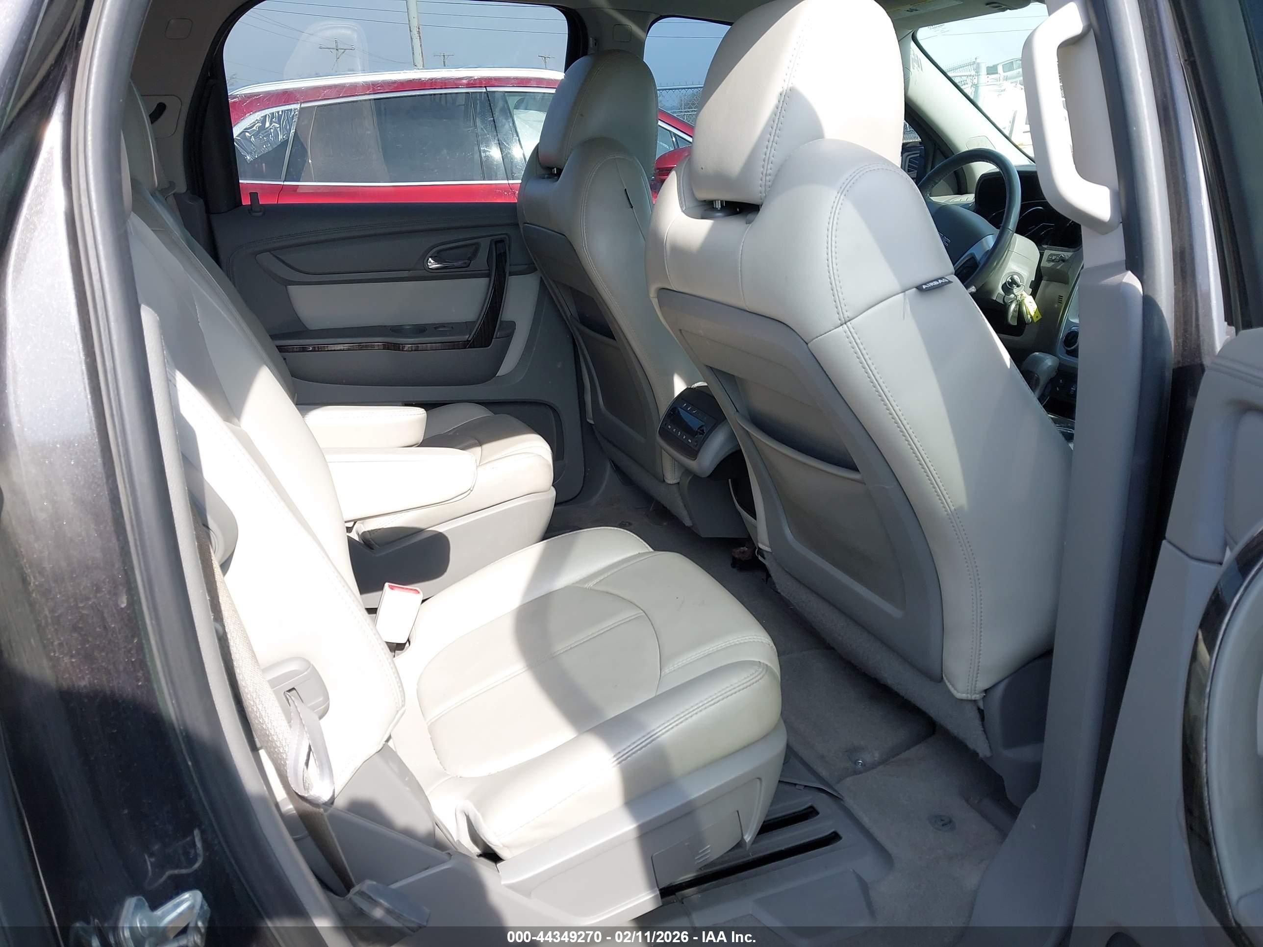 GMC ACADIA image 8