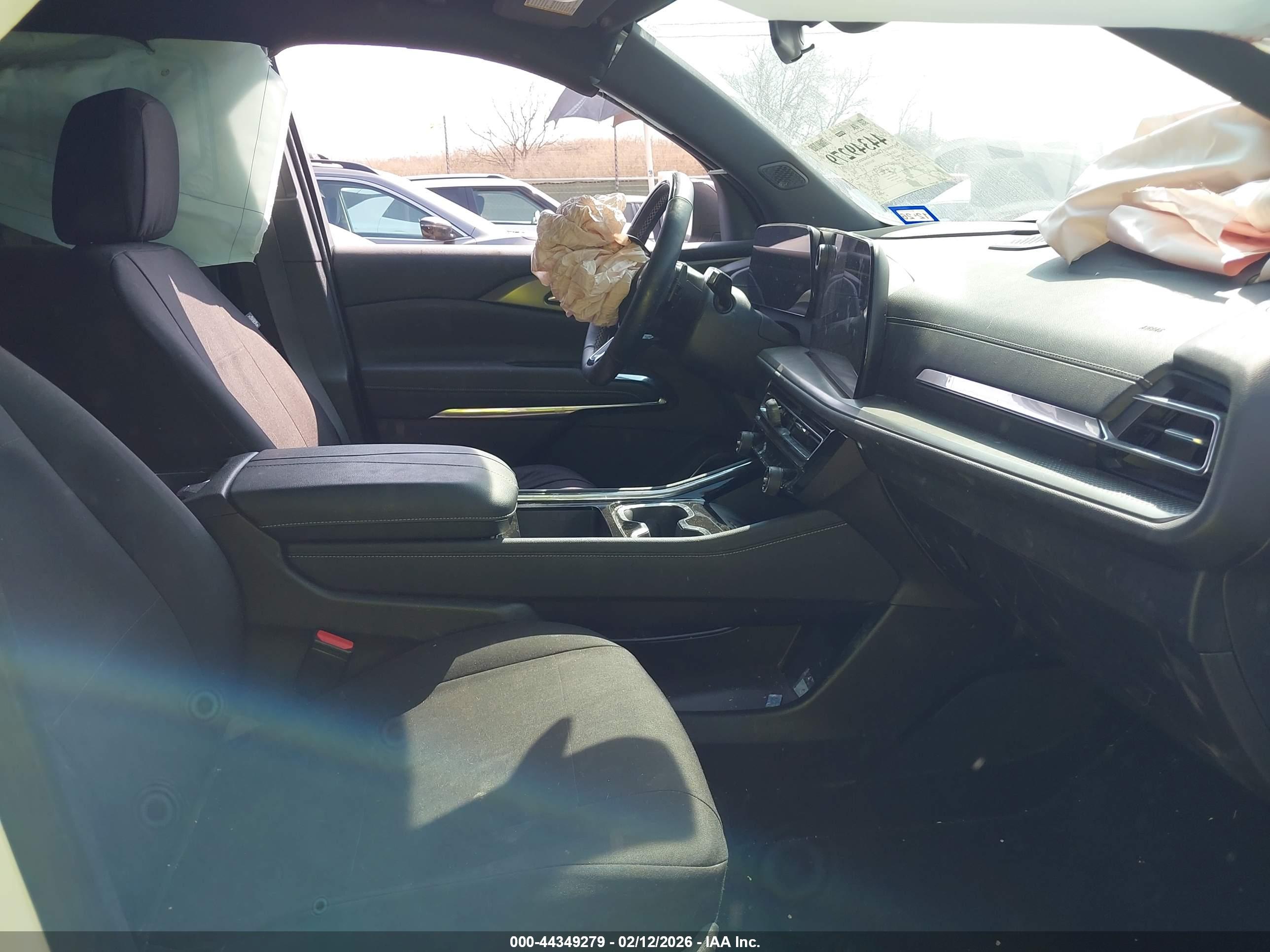 CHEVROLET TRAVERSE image 5
