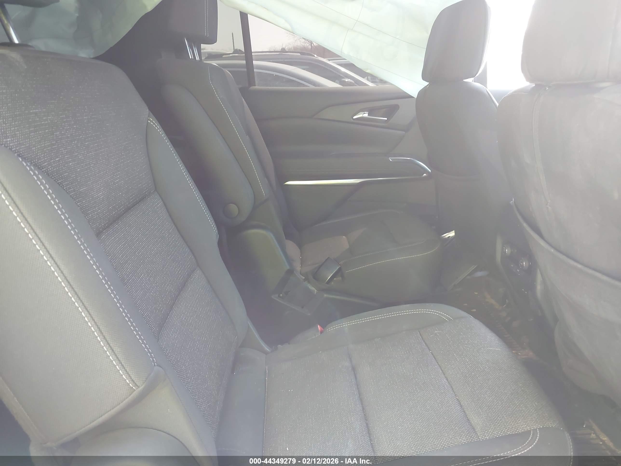 CHEVROLET TRAVERSE image 8