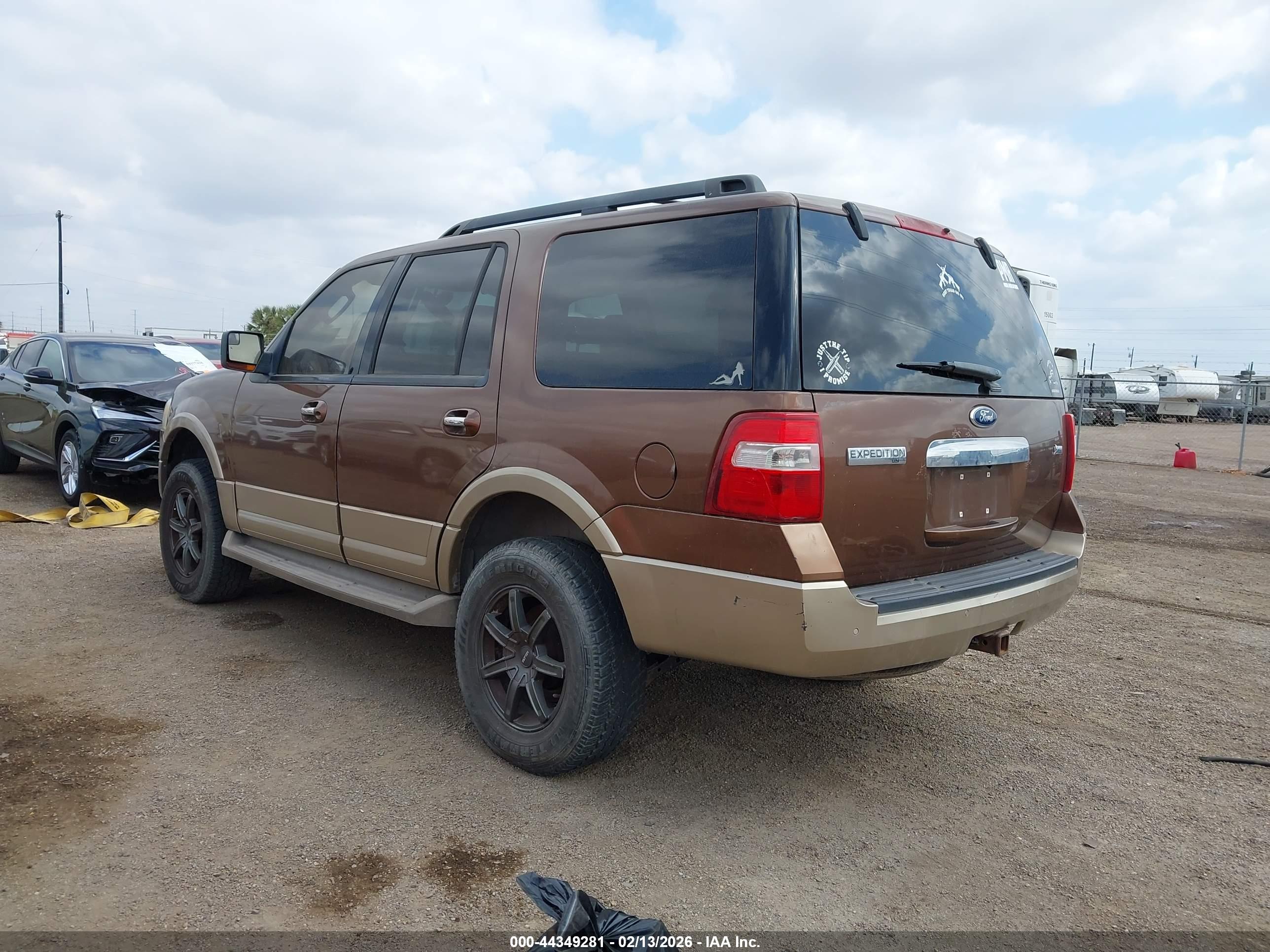 FORD EXPEDITION image 3