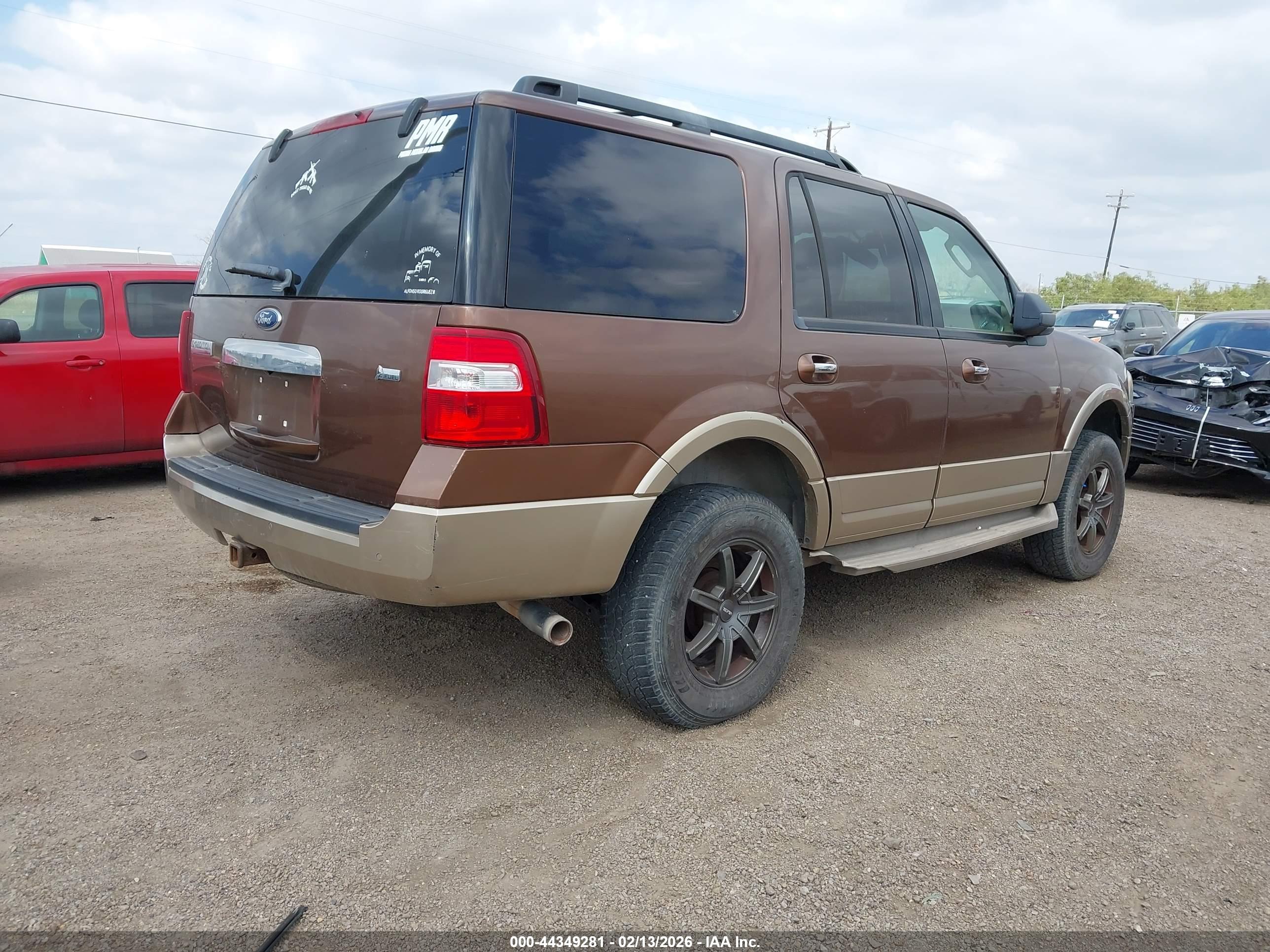 FORD EXPEDITION image 4