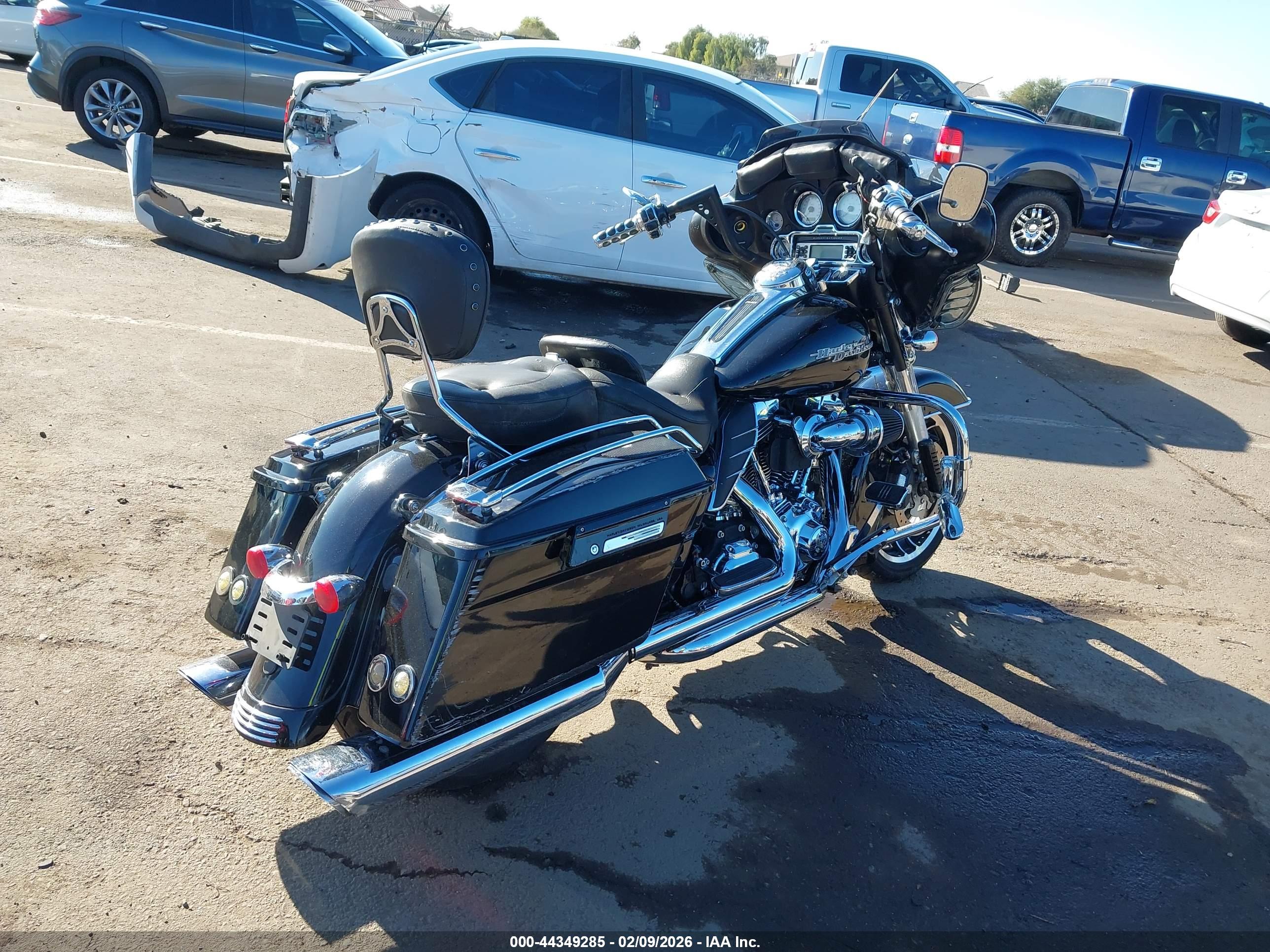 HARLEY-DAVIDSON FLHX image 4