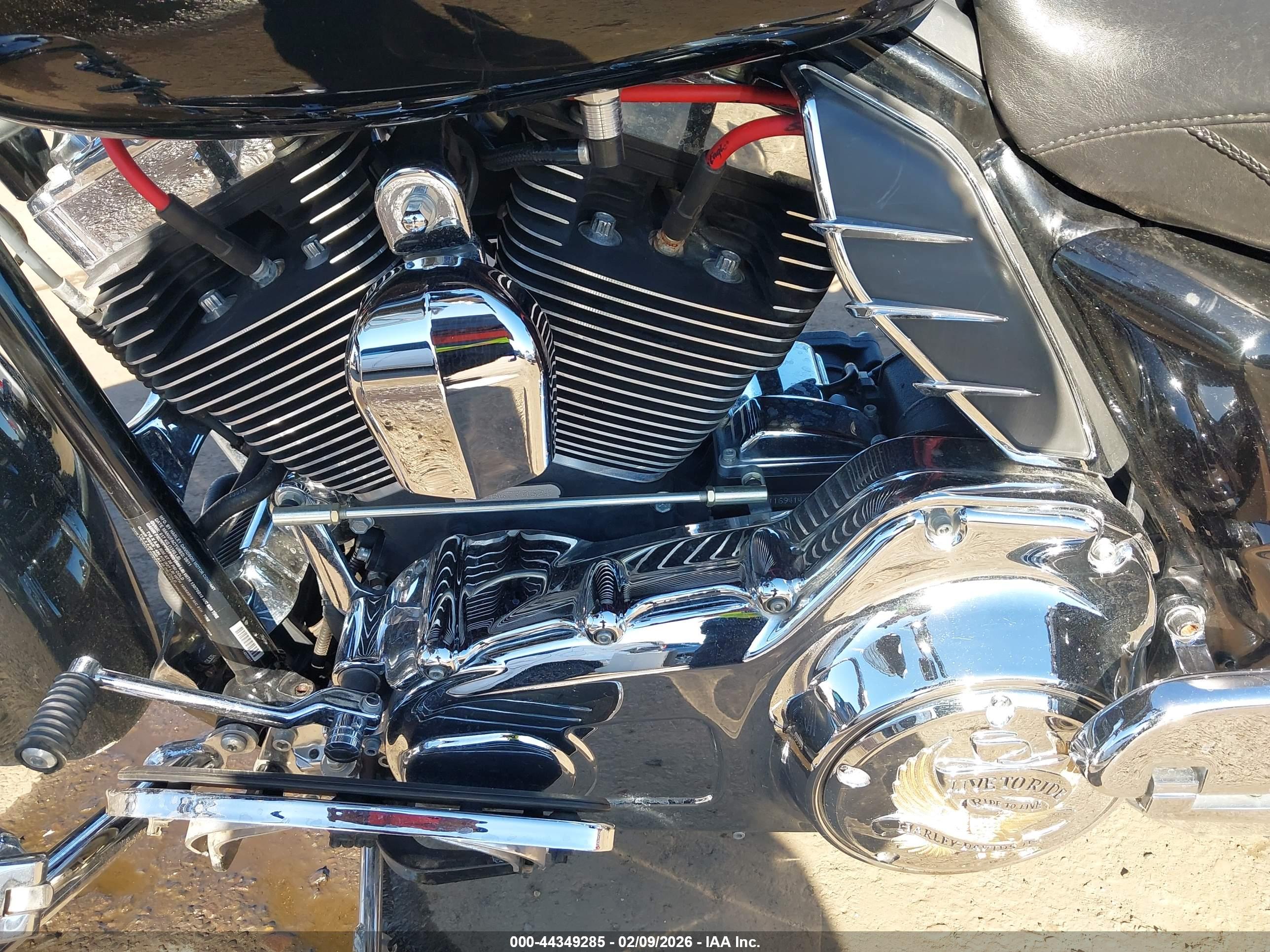 HARLEY-DAVIDSON FLHX image 9