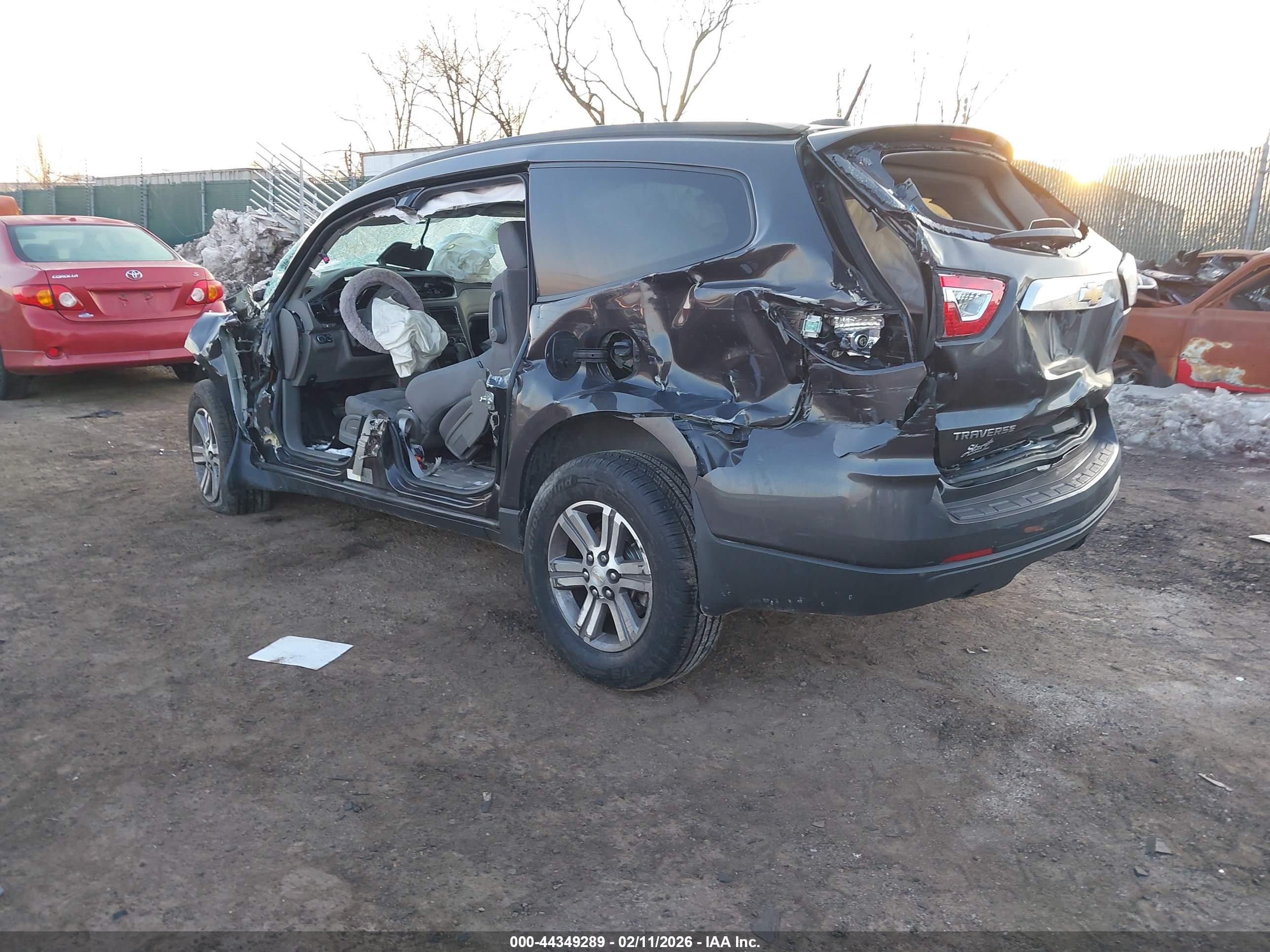 CHEVROLET TRAVERSE image 3