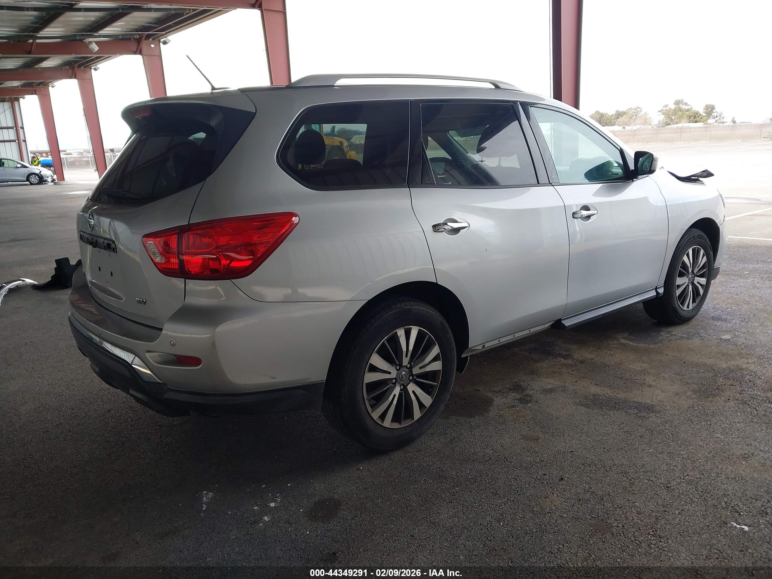 NISSAN PATHFINDER image 4