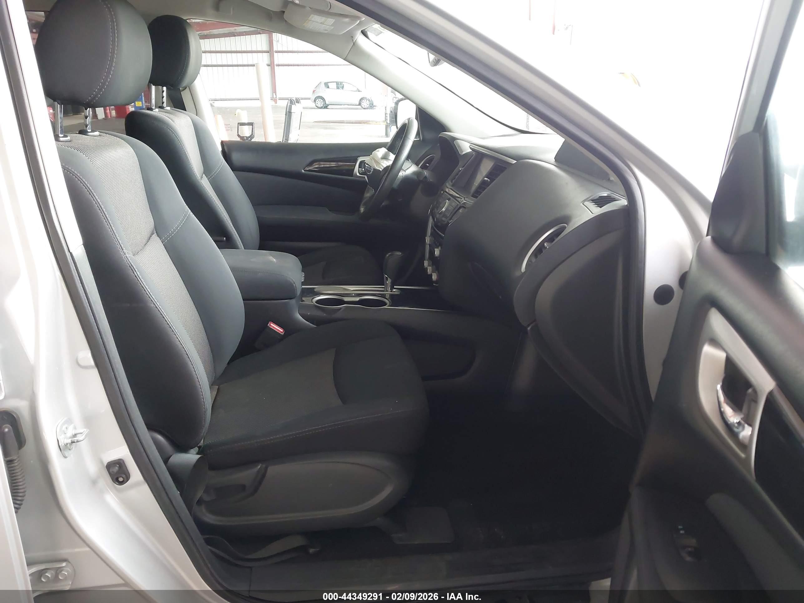 NISSAN PATHFINDER image 5
