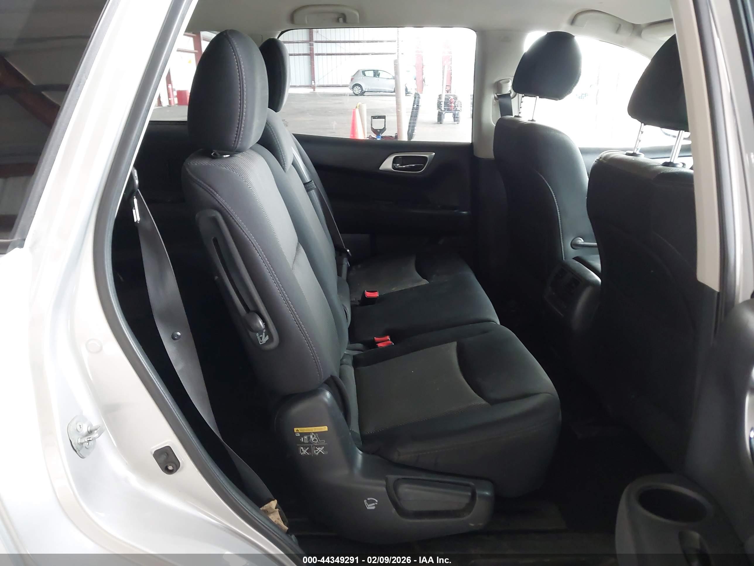 NISSAN PATHFINDER image 8