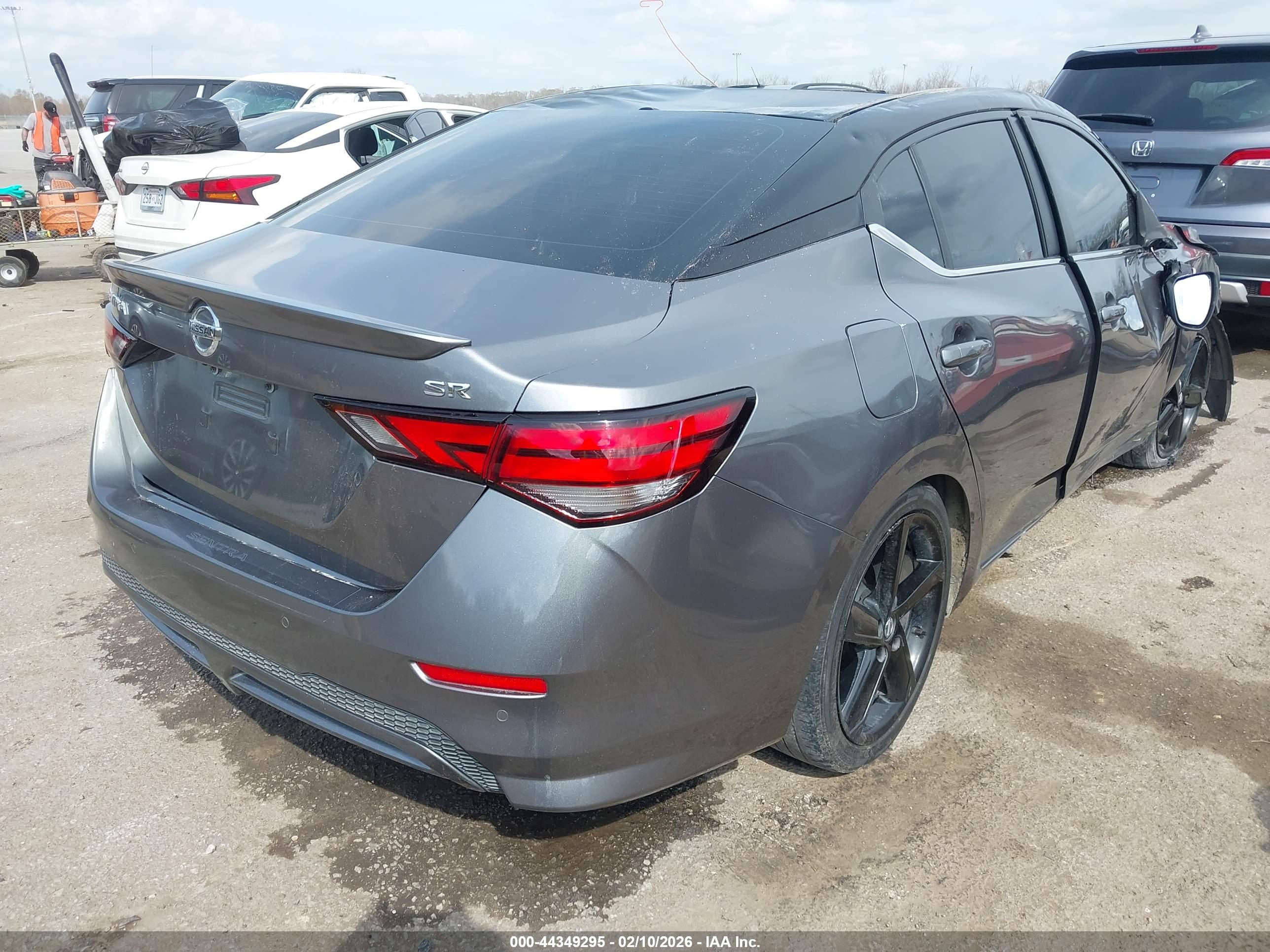 NISSAN SENTRA image 4