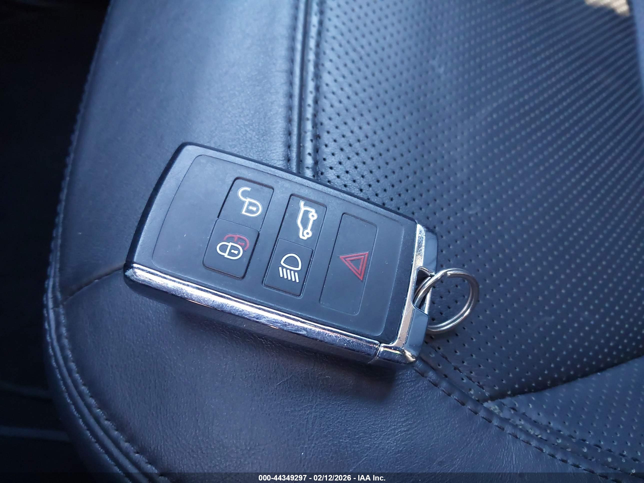 LAND ROVER image 11