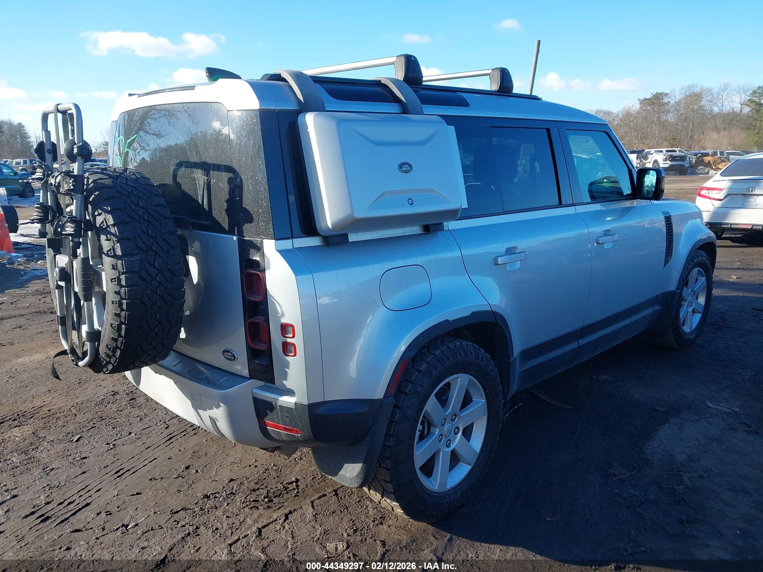 LAND ROVER image 4