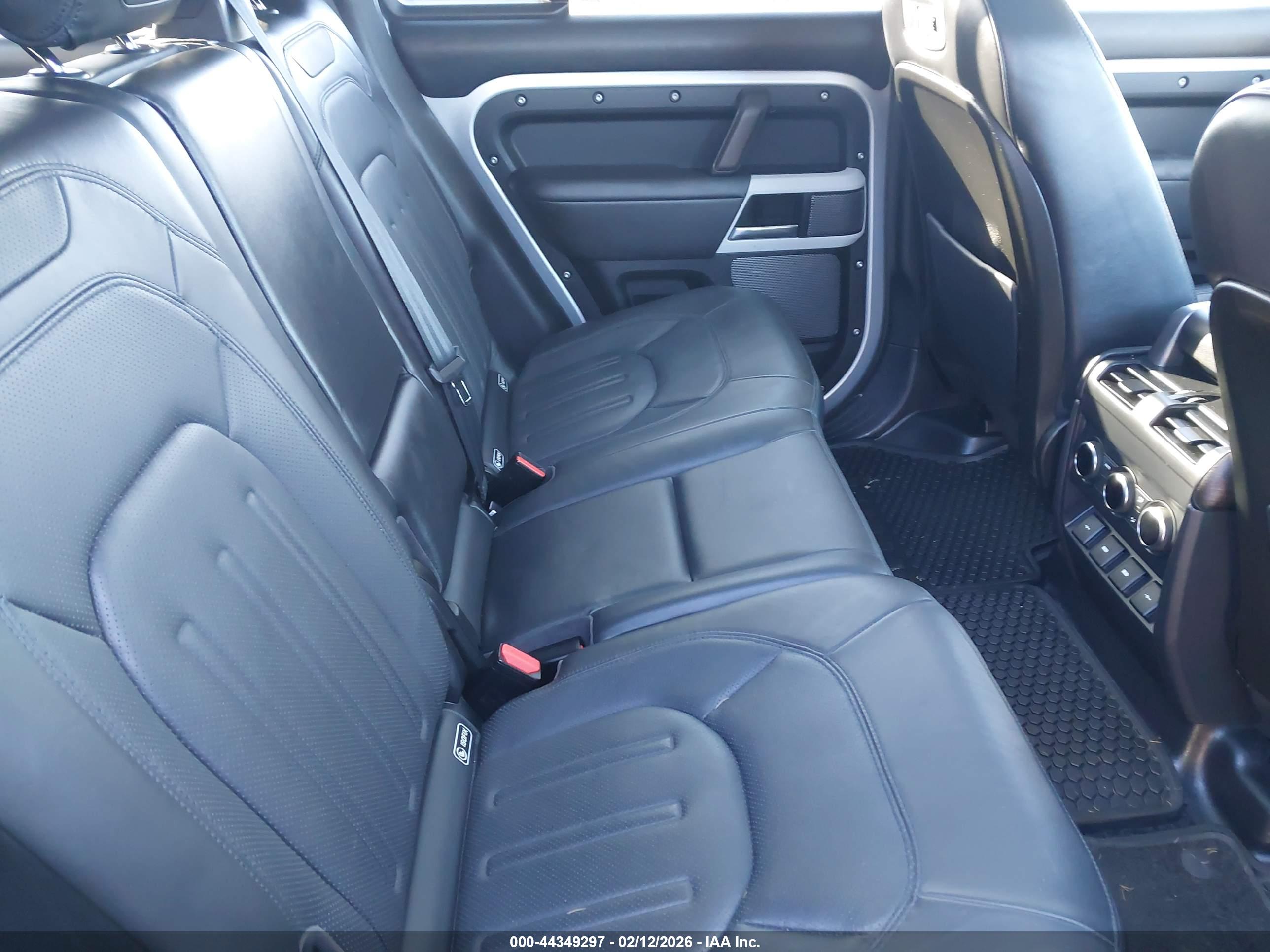 LAND ROVER image 8