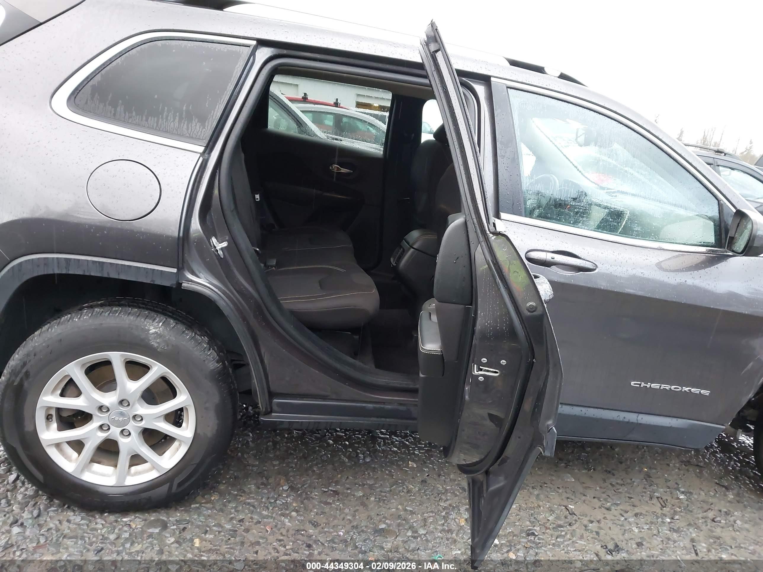 JEEP CHEROKEE image 8