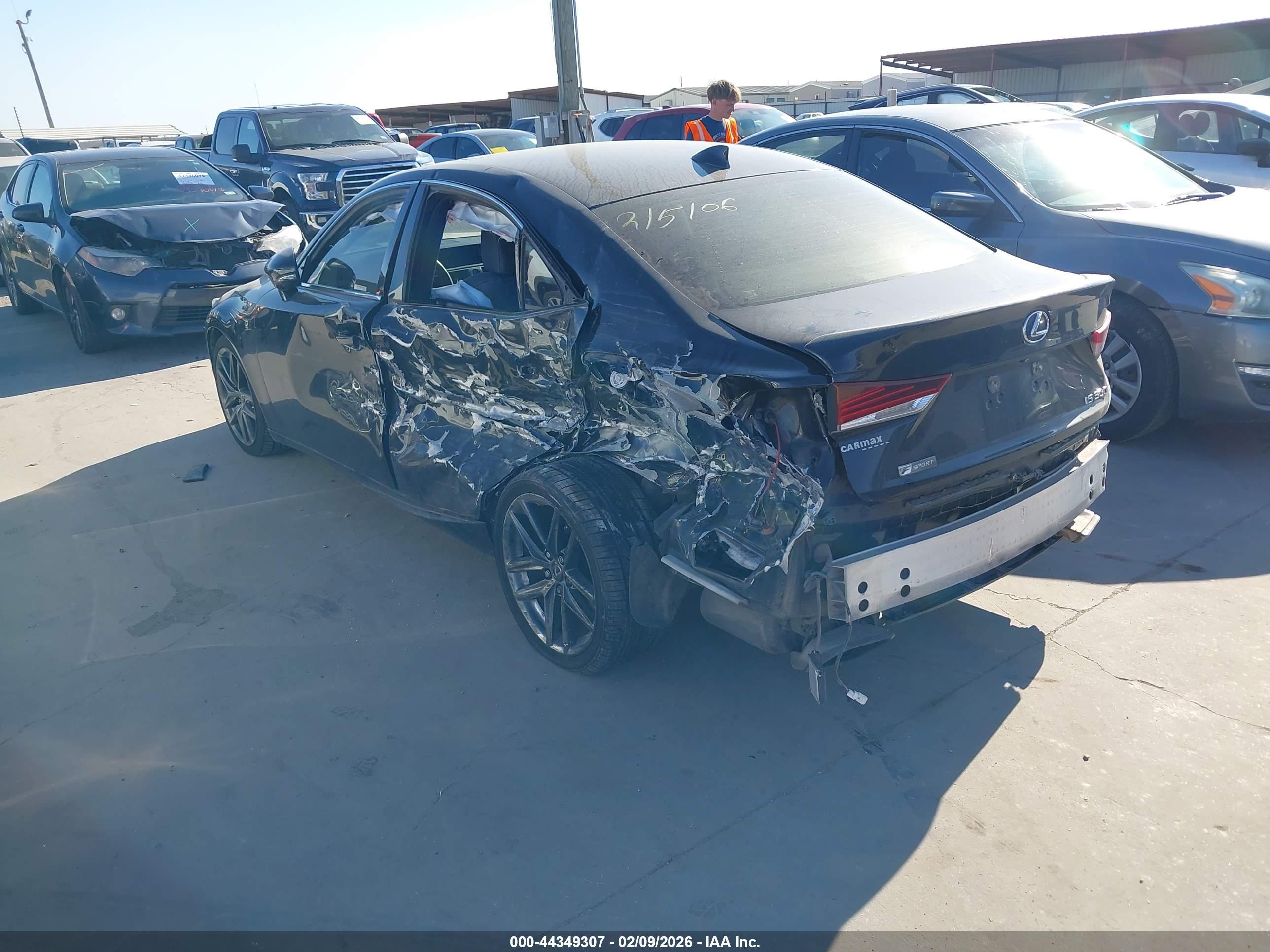 LEXUS IS image 3