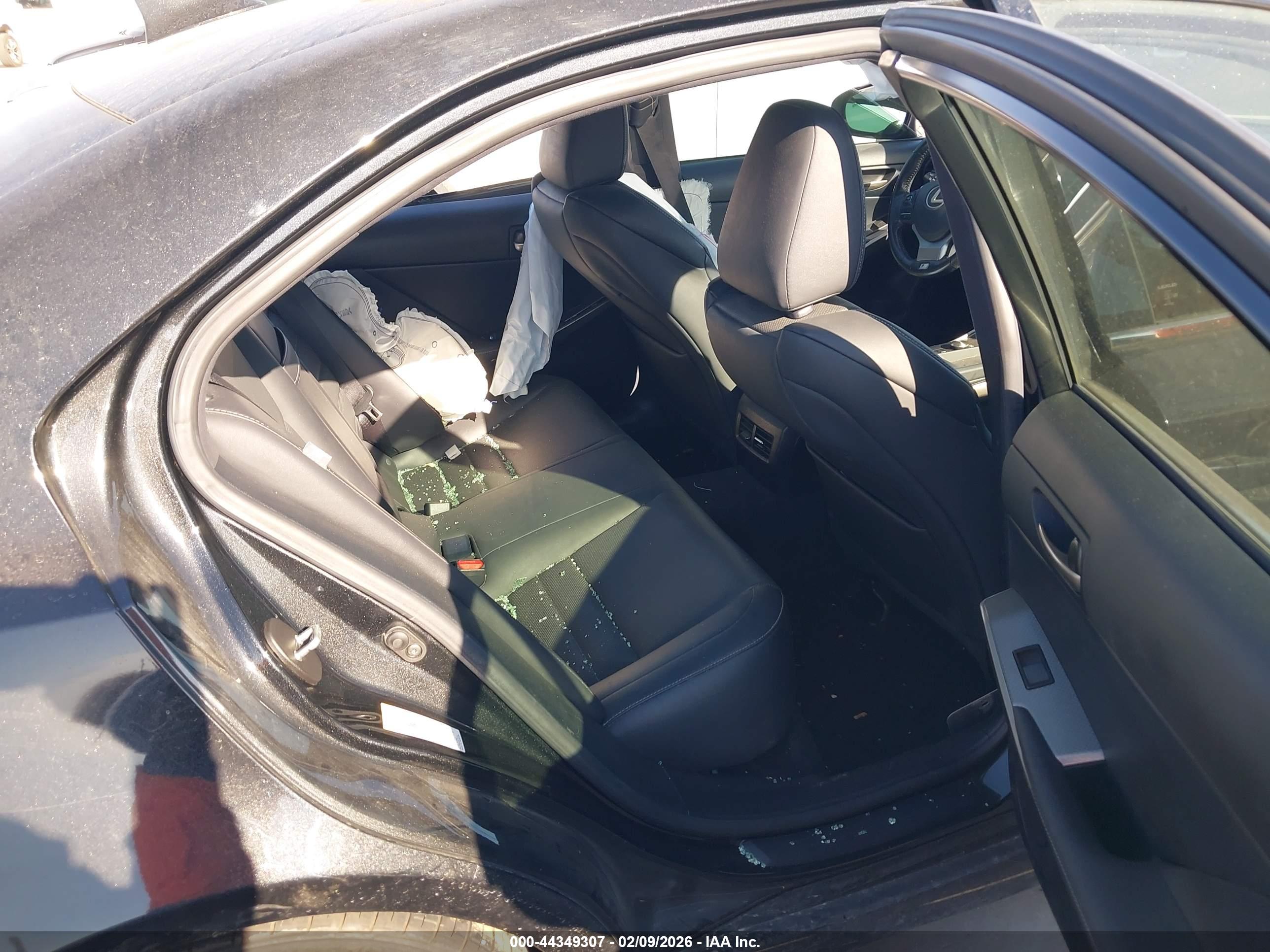 LEXUS IS image 8
