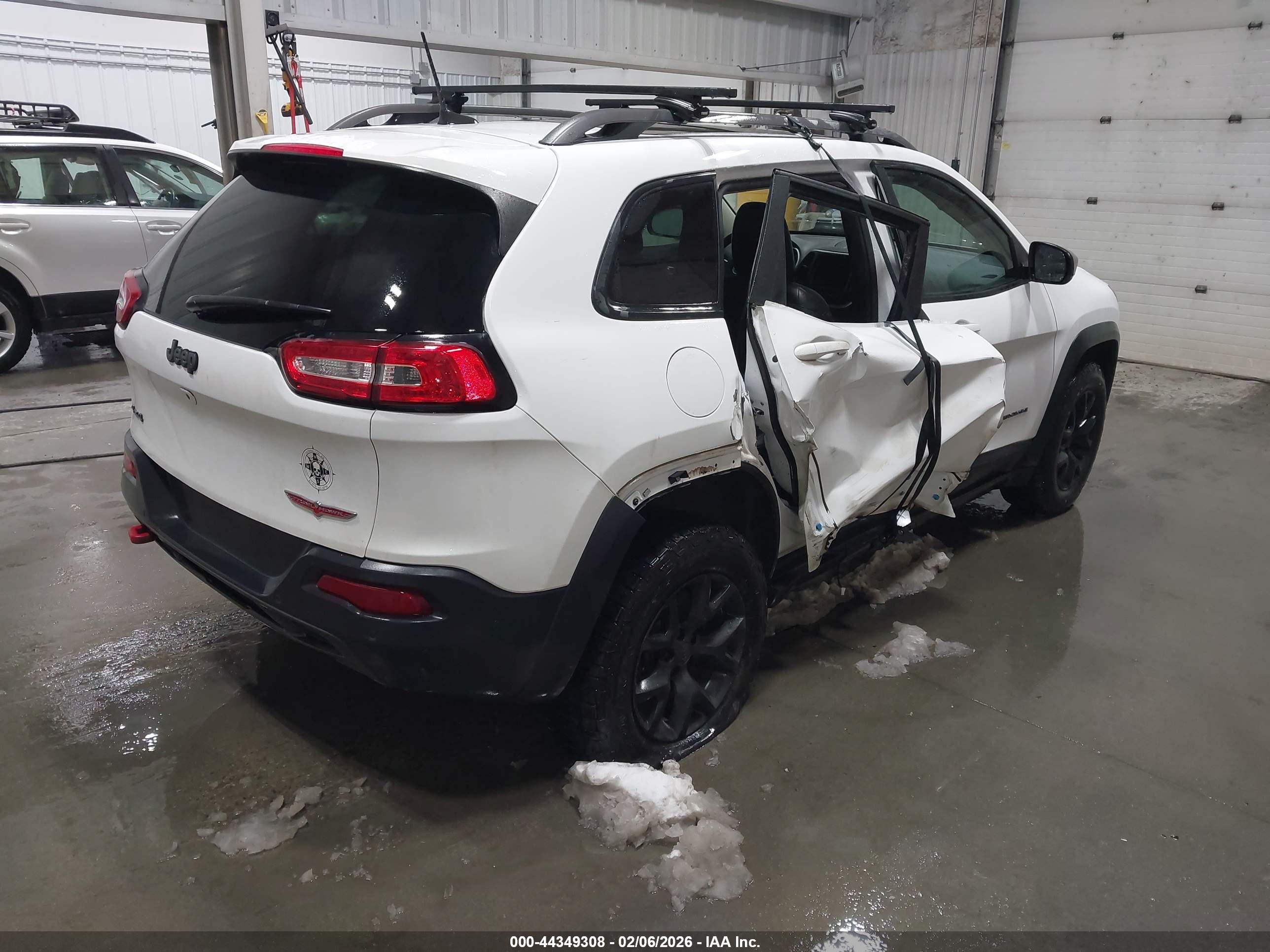 JEEP CHEROKEE image 4