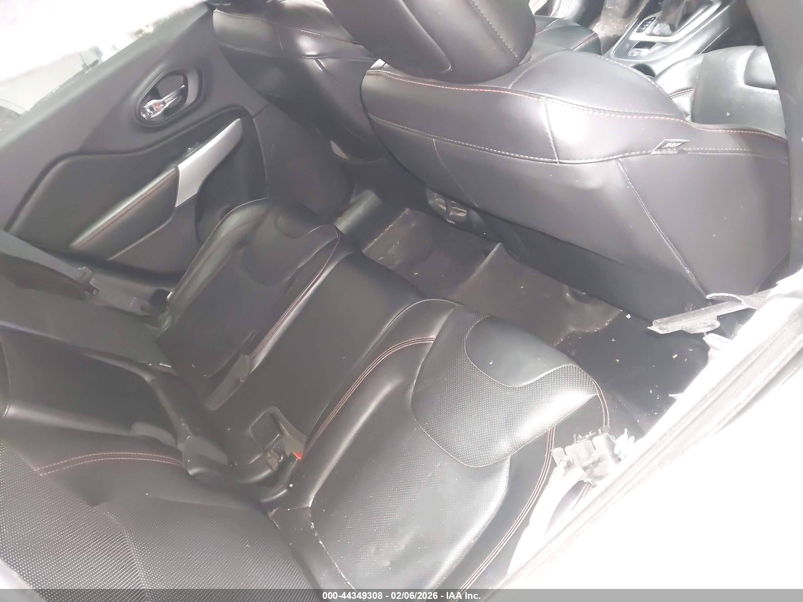 JEEP CHEROKEE image 8