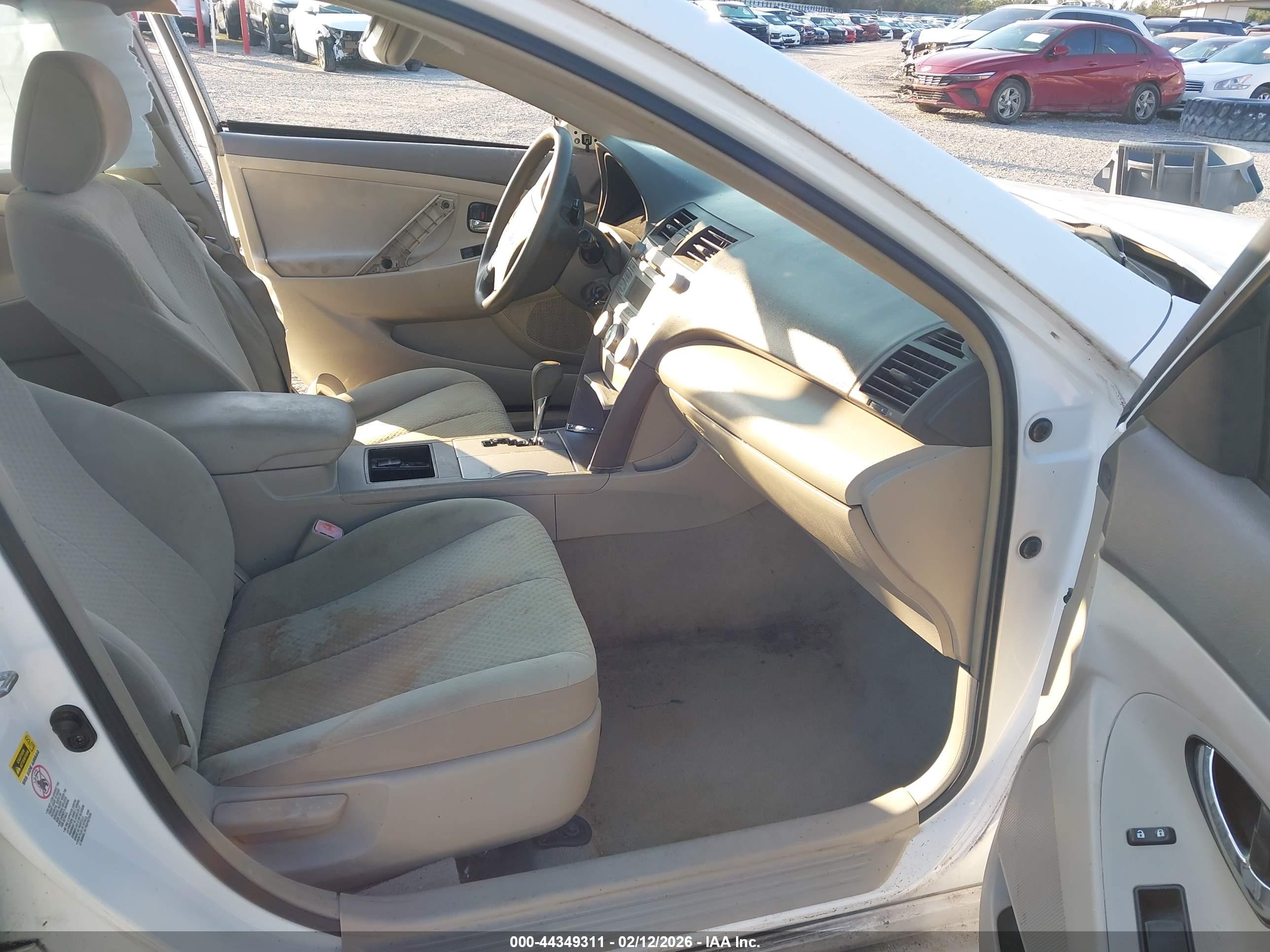 TOYOTA CAMRY image 5