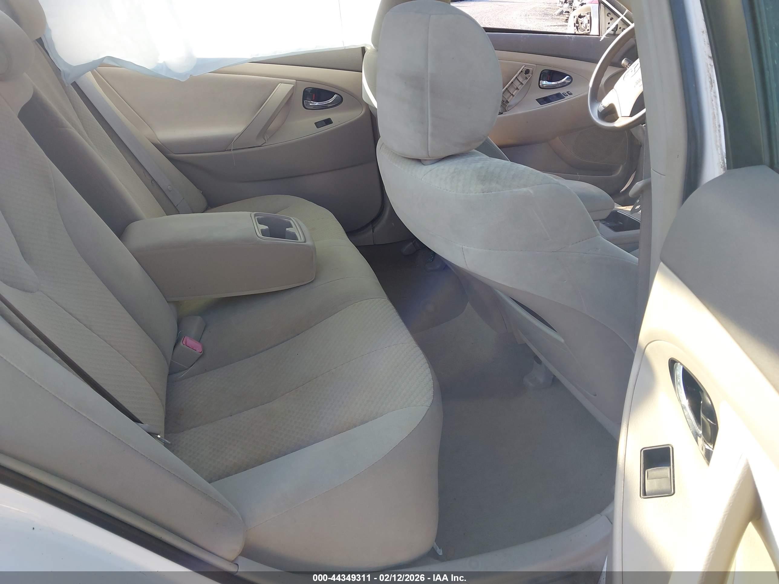 TOYOTA CAMRY image 8