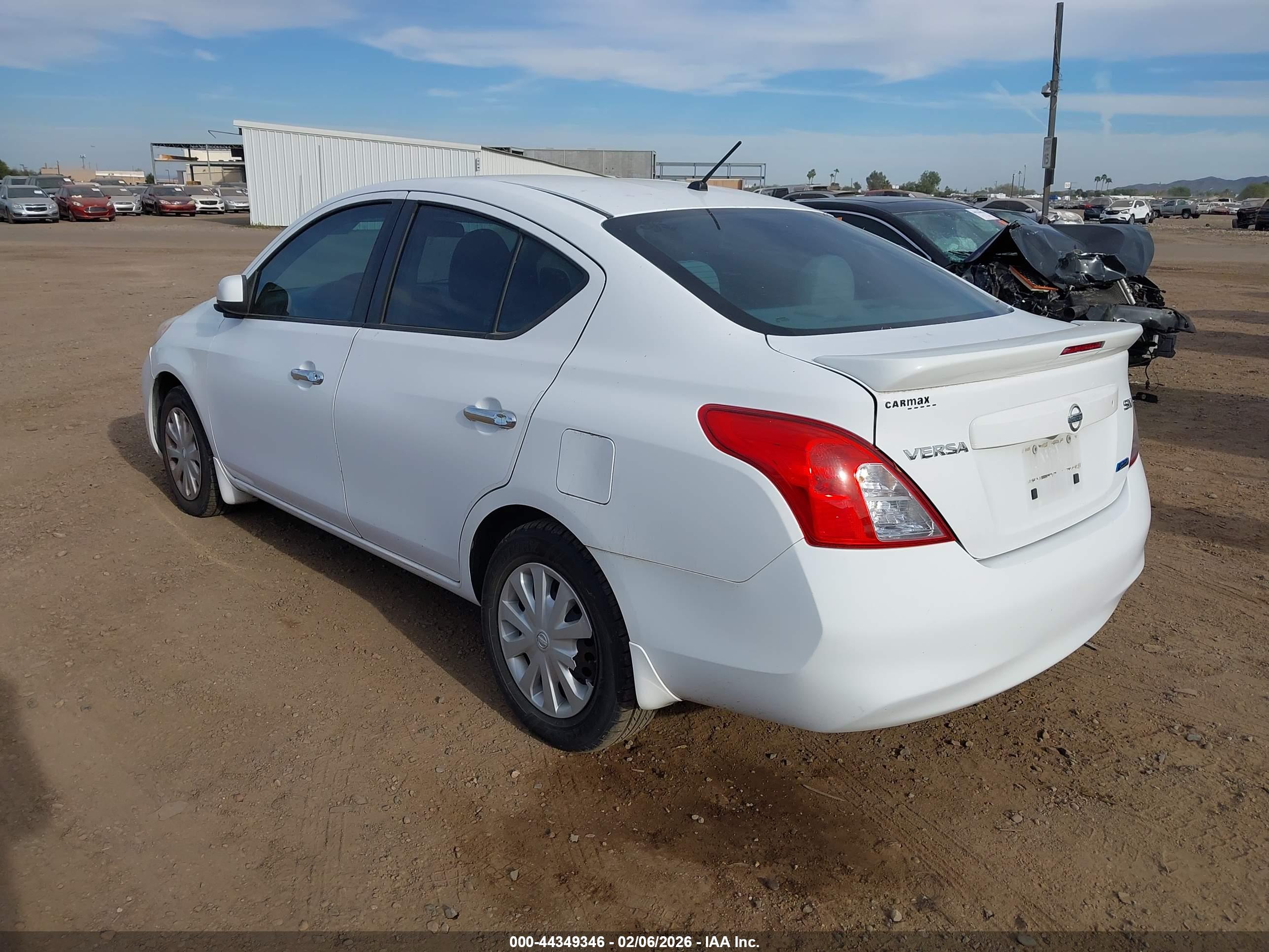NISSAN VERSA image 3