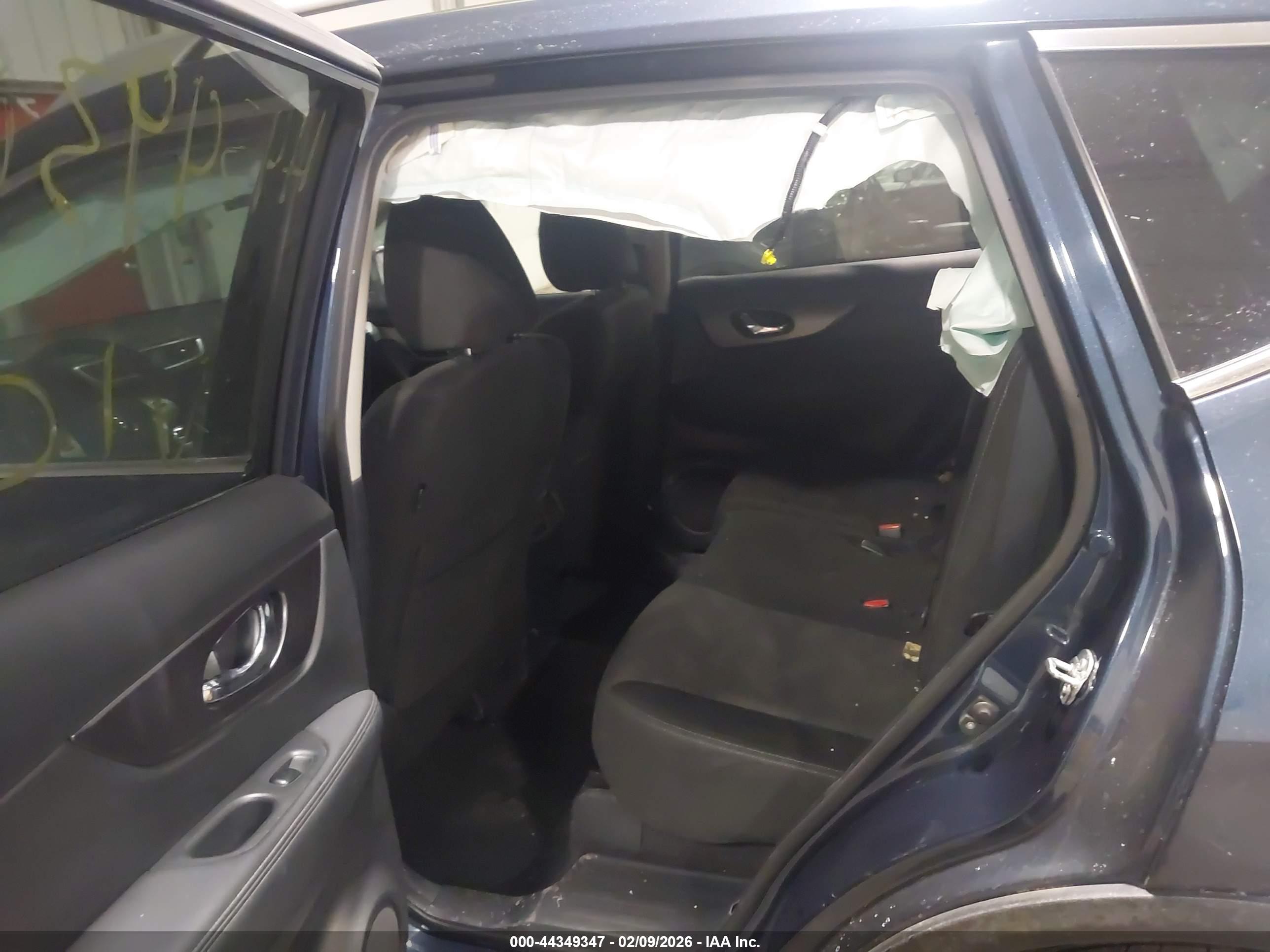 NISSAN ROGUE image 8