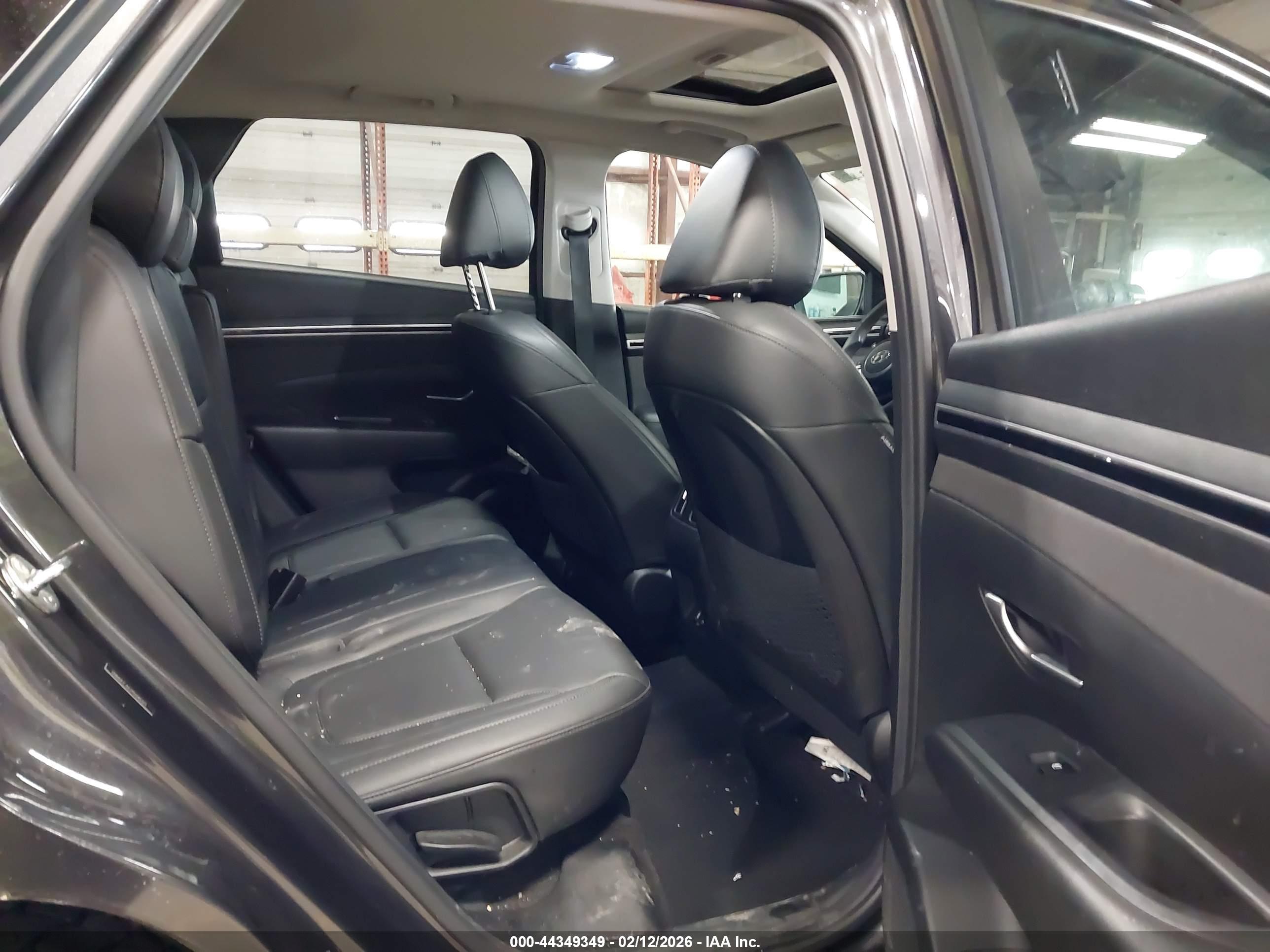 HYUNDAI TUCSON image 8