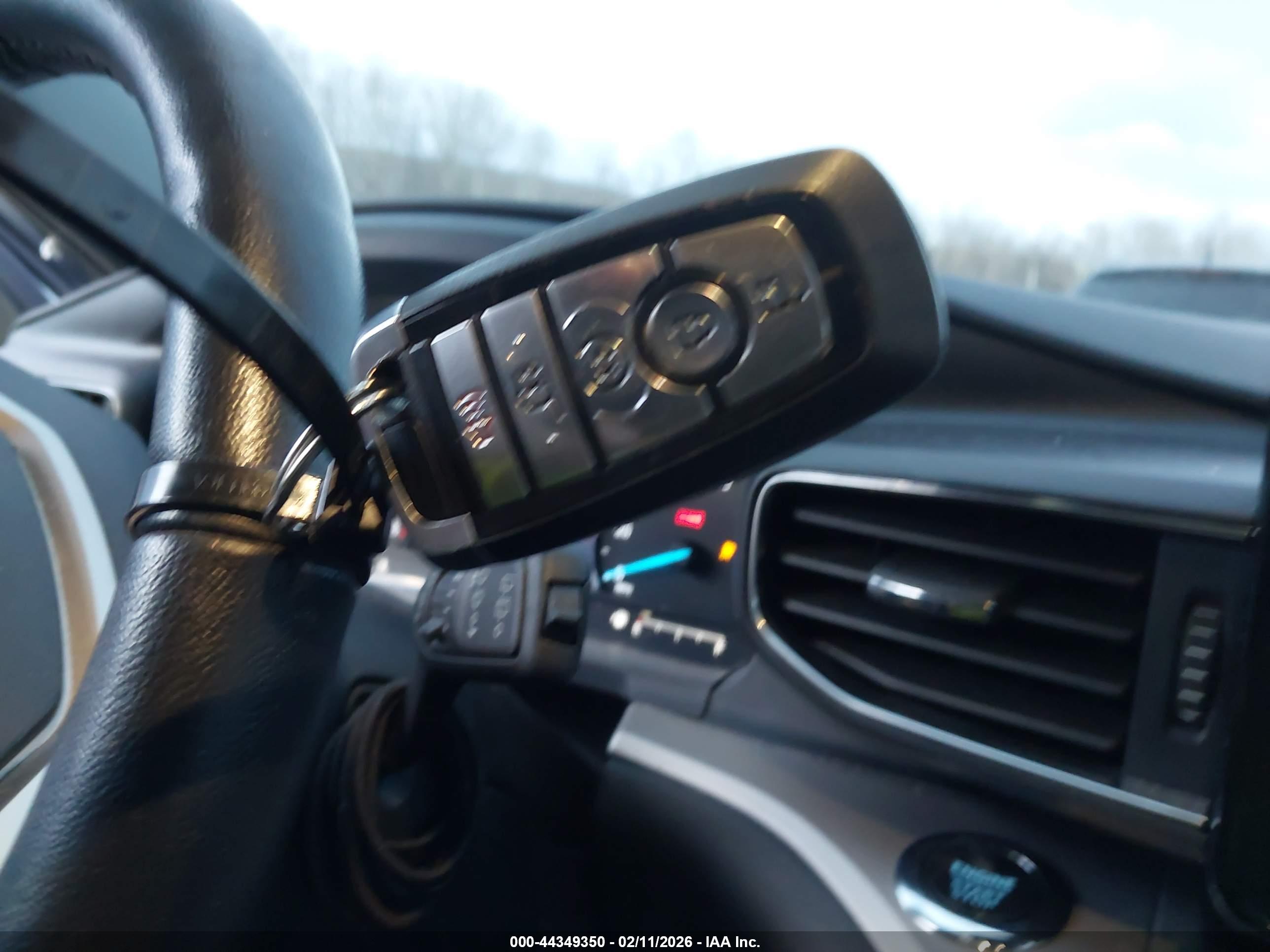 FORD EXPLORER image 11