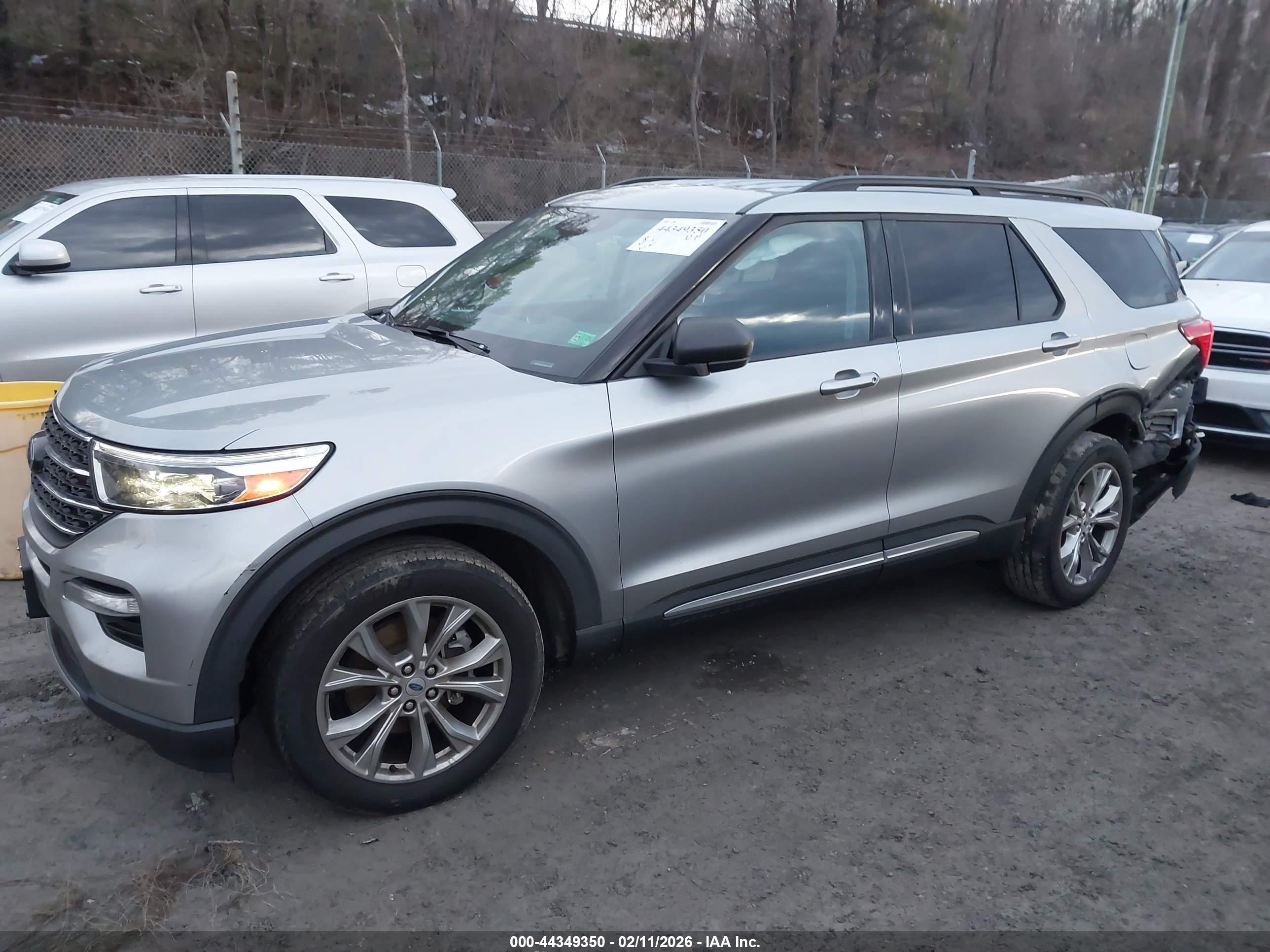 FORD EXPLORER image 2