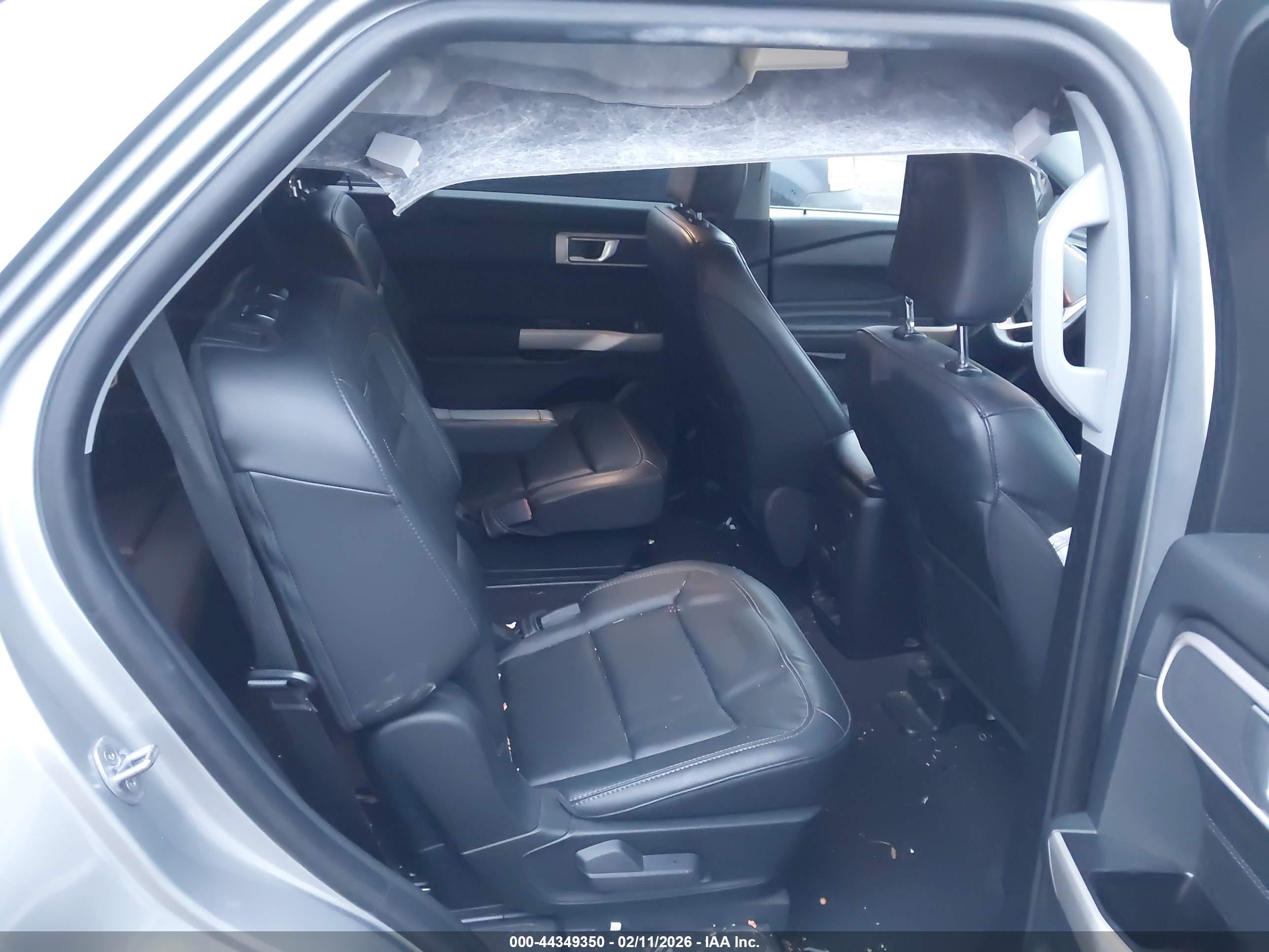 FORD EXPLORER image 8