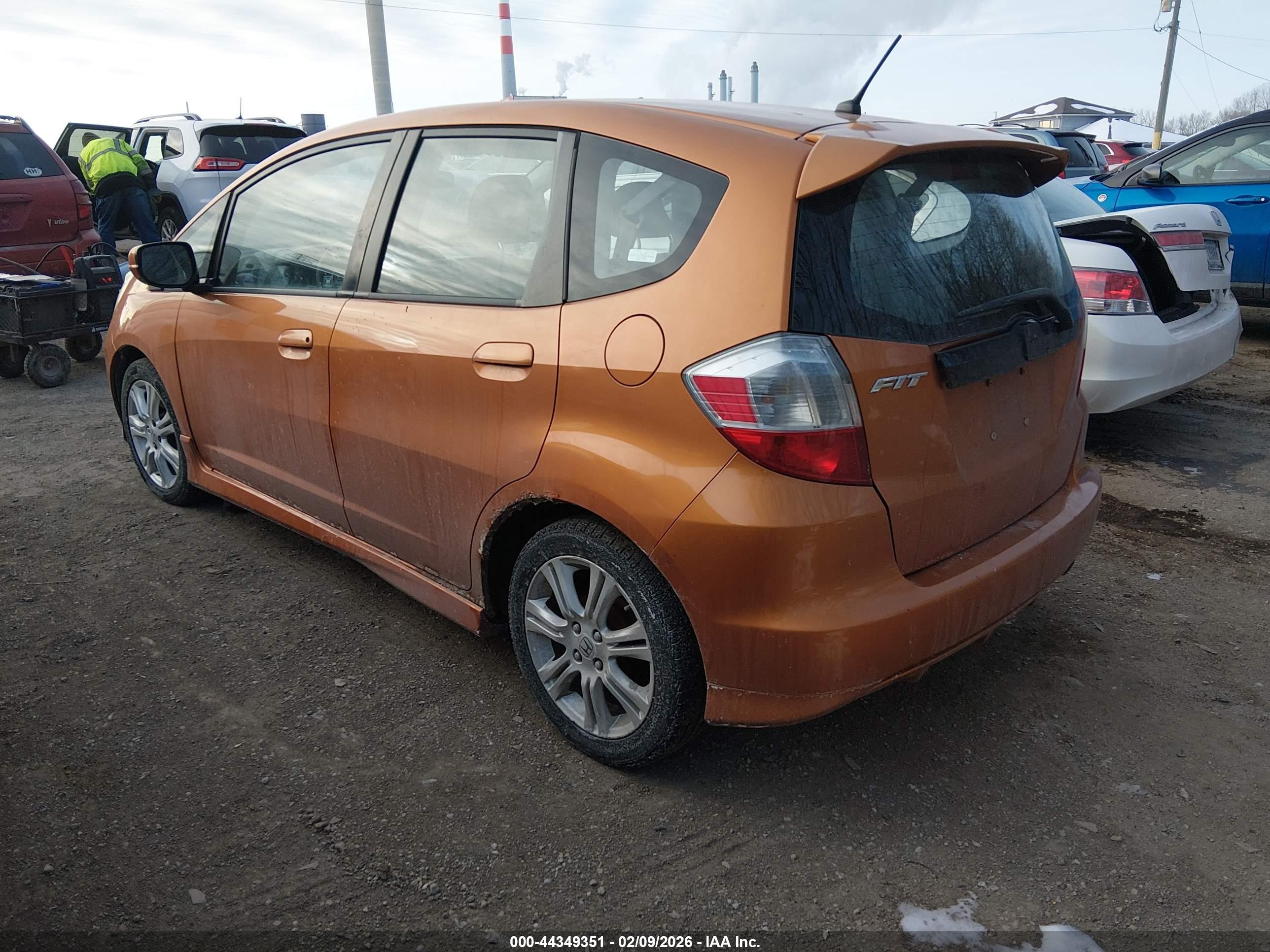 HONDA FIT image 3