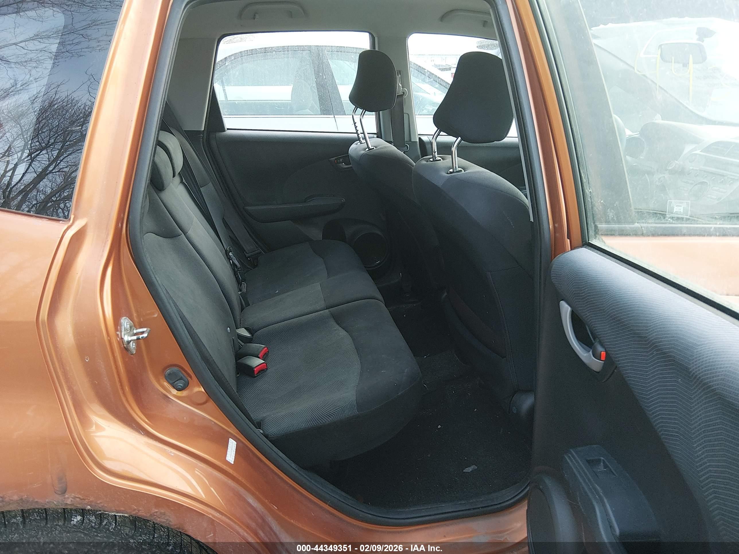 HONDA FIT image 8