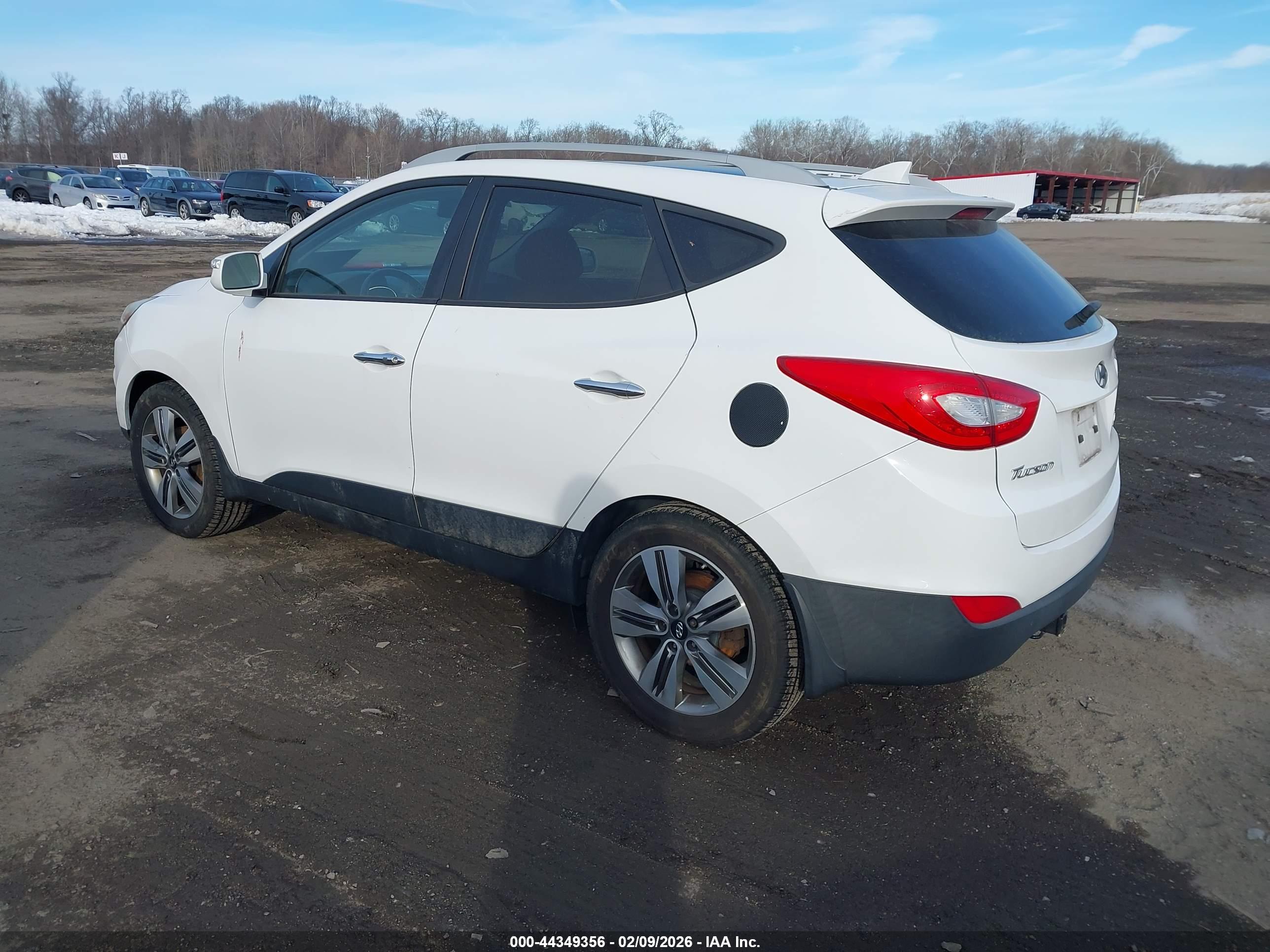 HYUNDAI TUCSON image 3